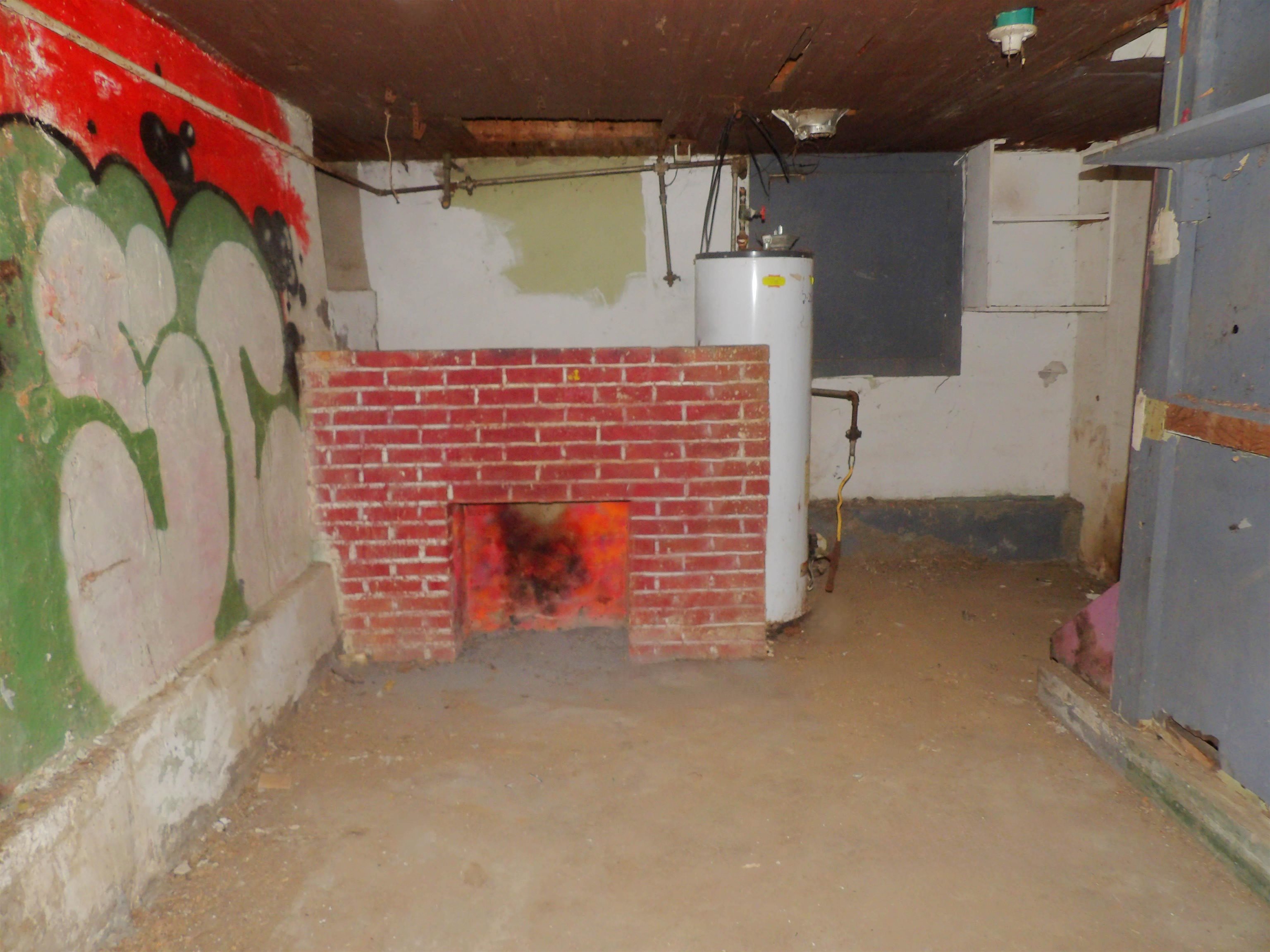 2032 S Main St Property Photo 16
