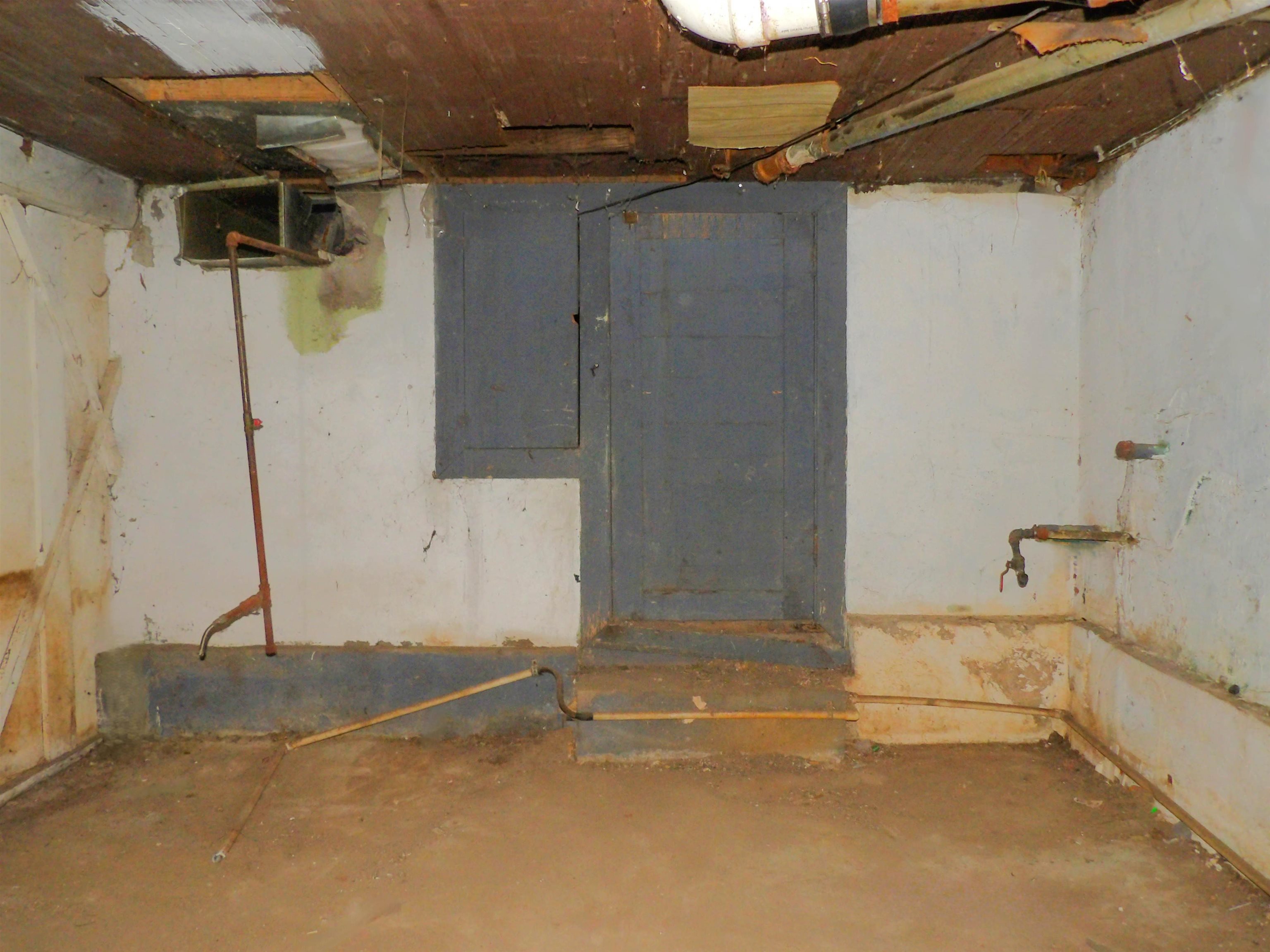 2032 S Main St Property Photo 18