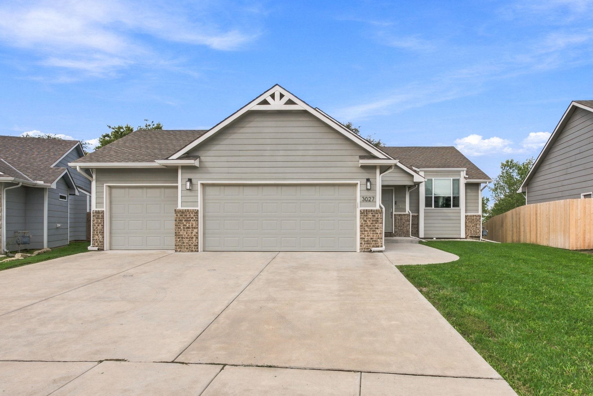 3027 N Susan Ln Property Photo 6
