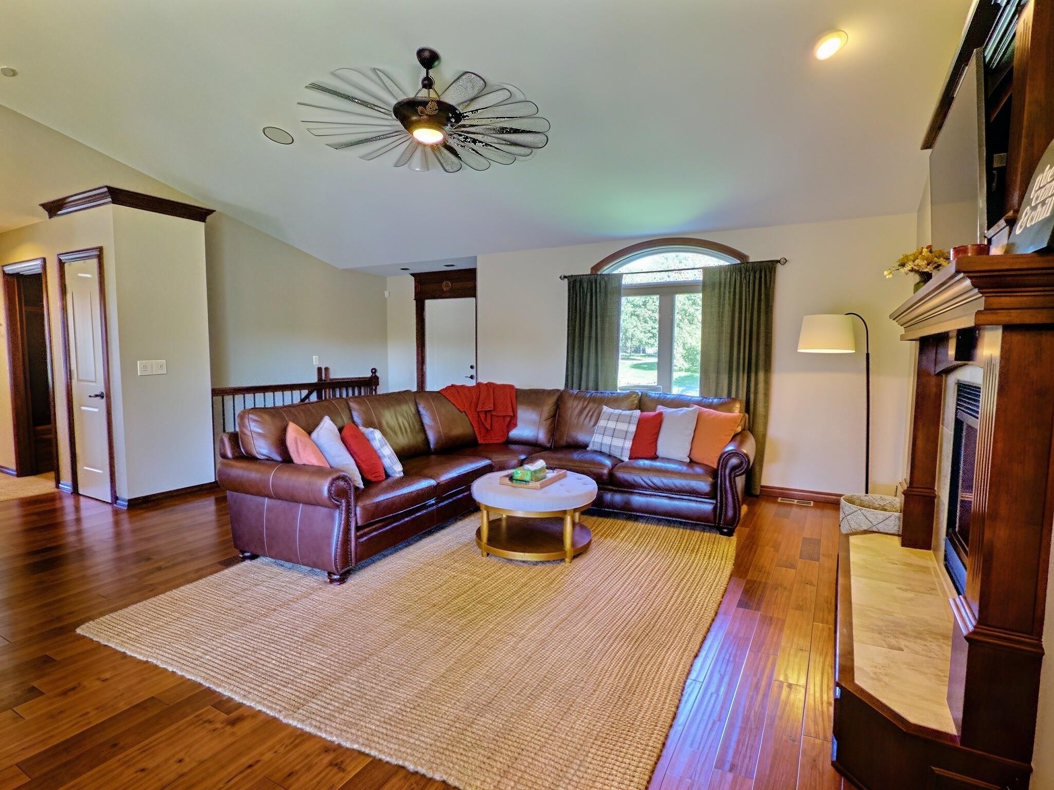 13917 W Taft Property Photo 2