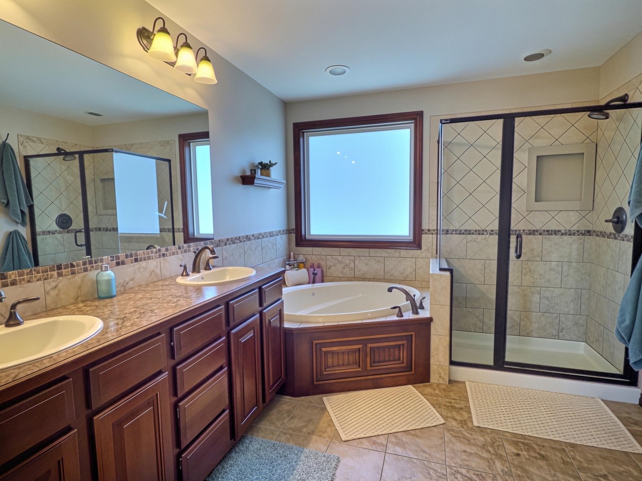 13917 W Taft Property Photo 11