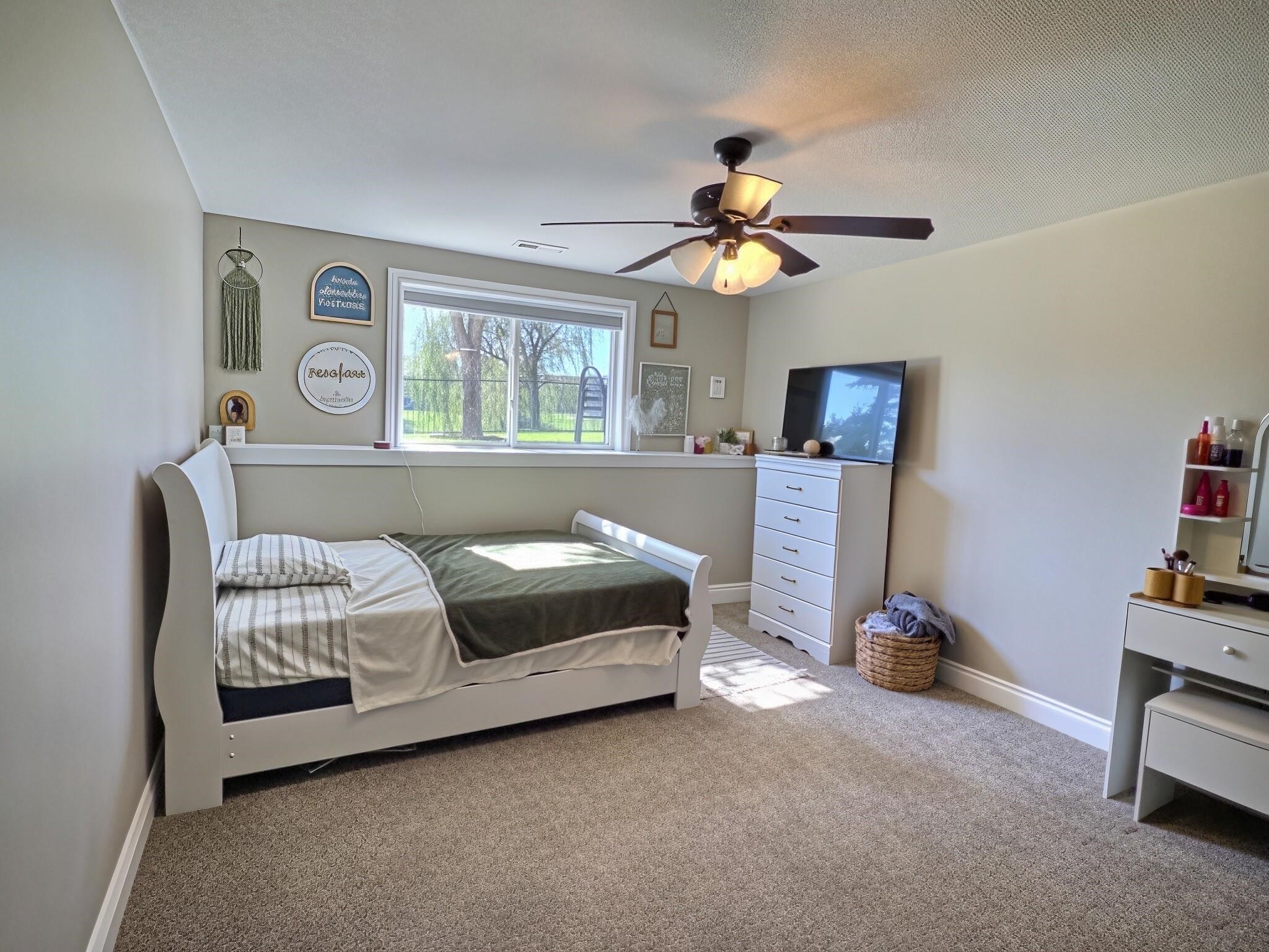 13917 W Taft Property Photo 21