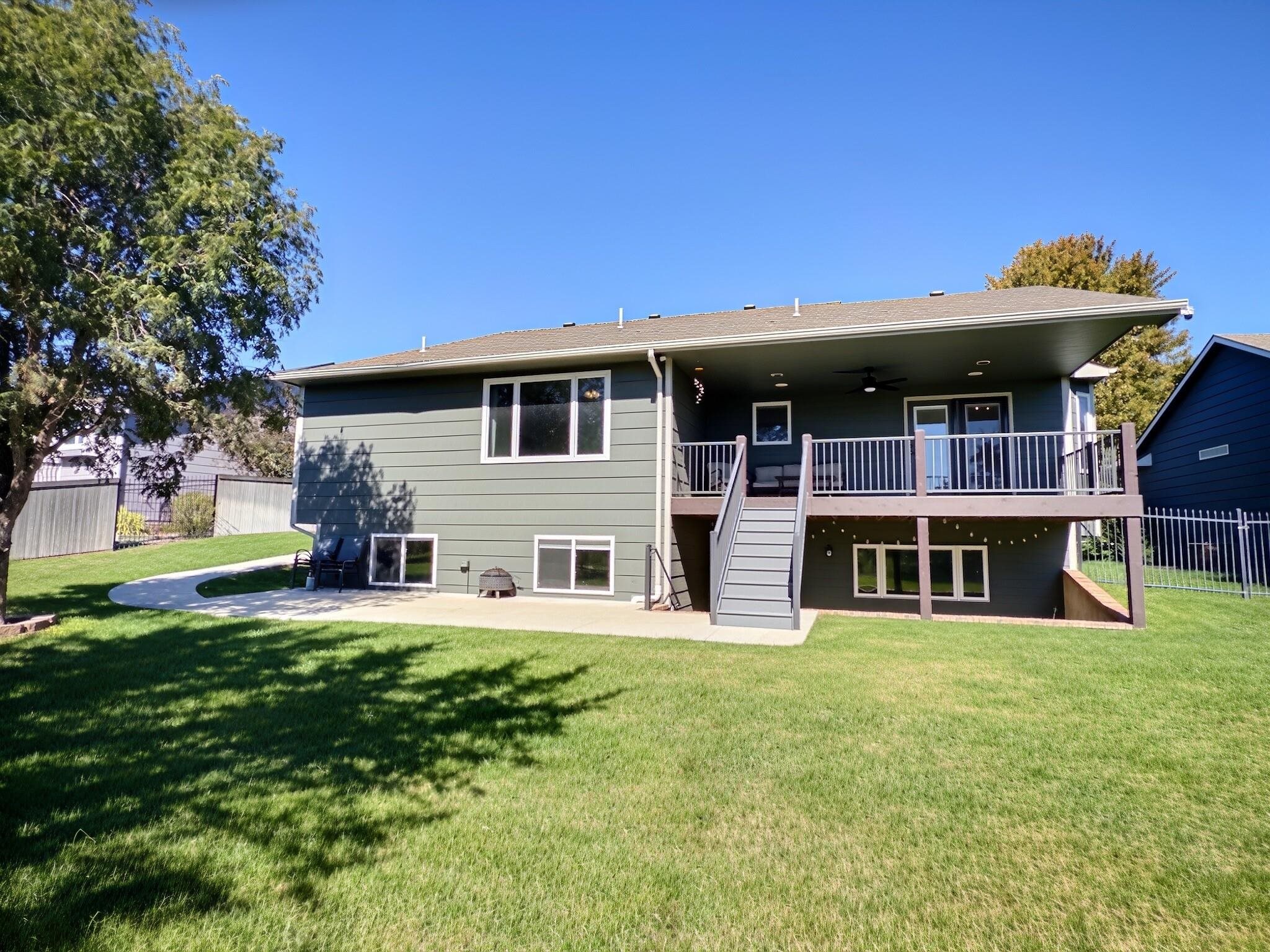 13917 W Taft Property Photo 23