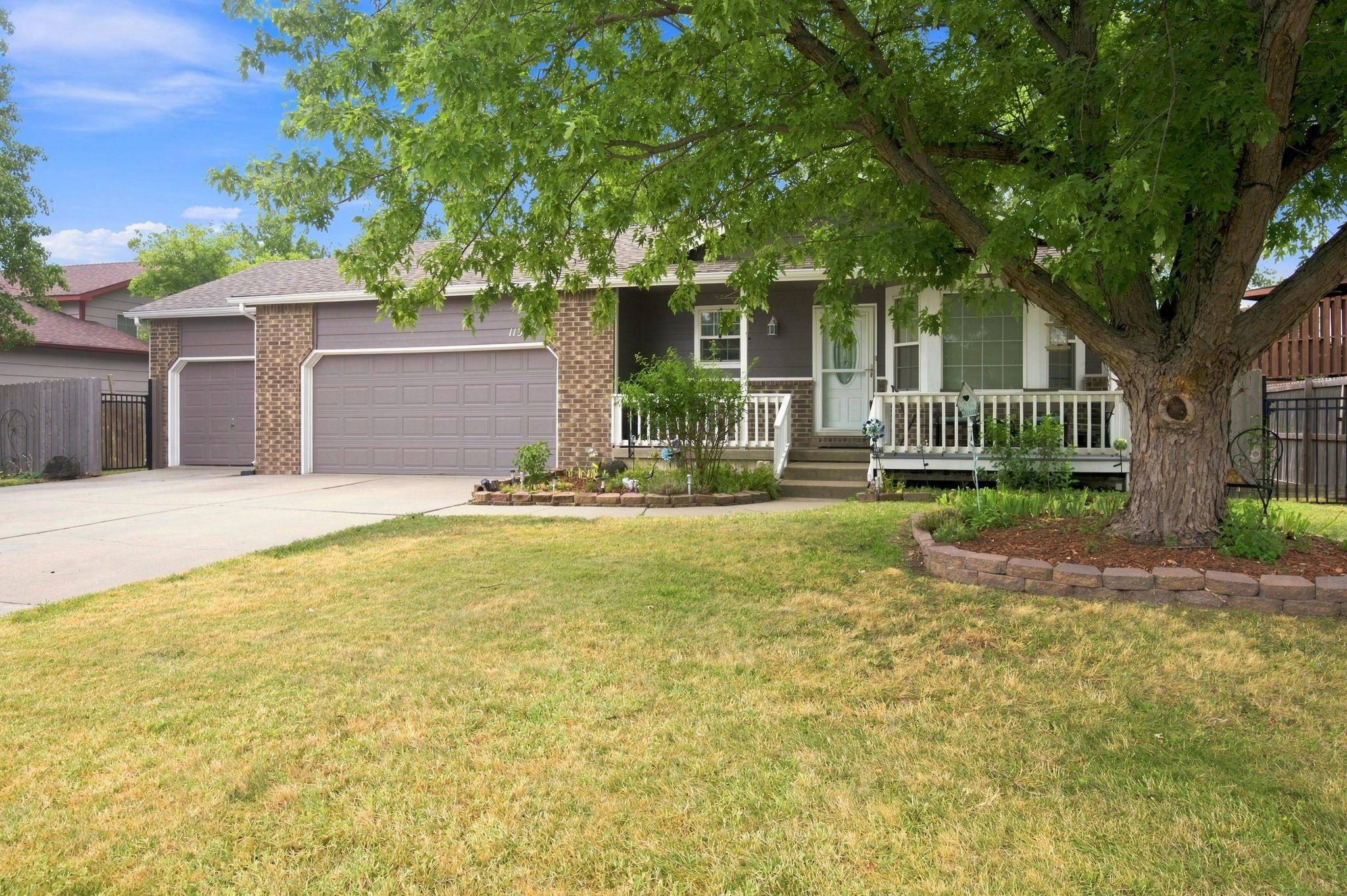 11305 W Lotus Property Photo 6