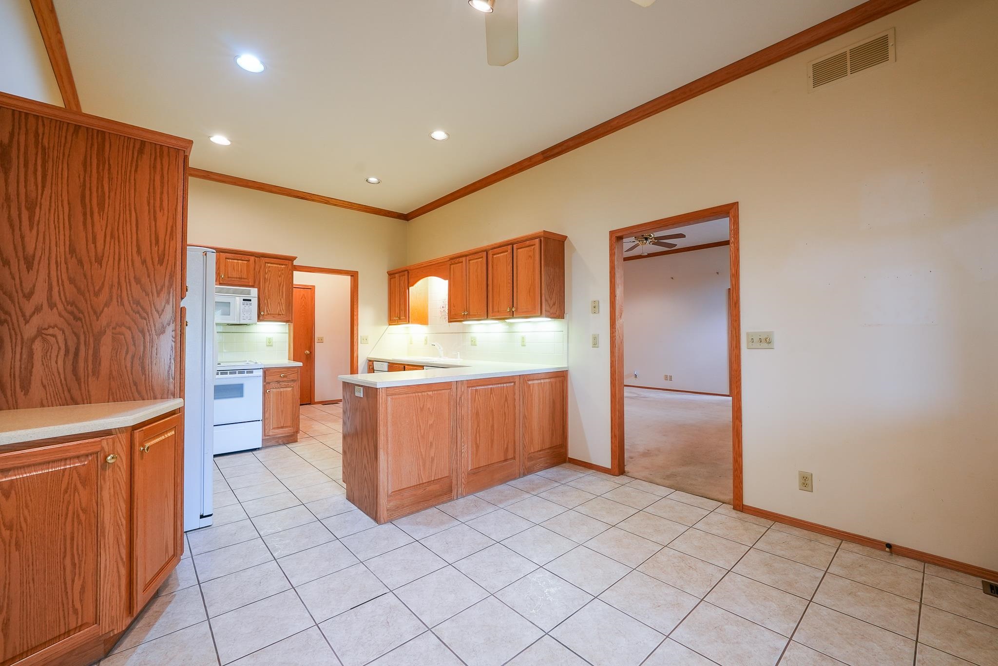 1770 N Country Club Rd #9 Property Photo 11