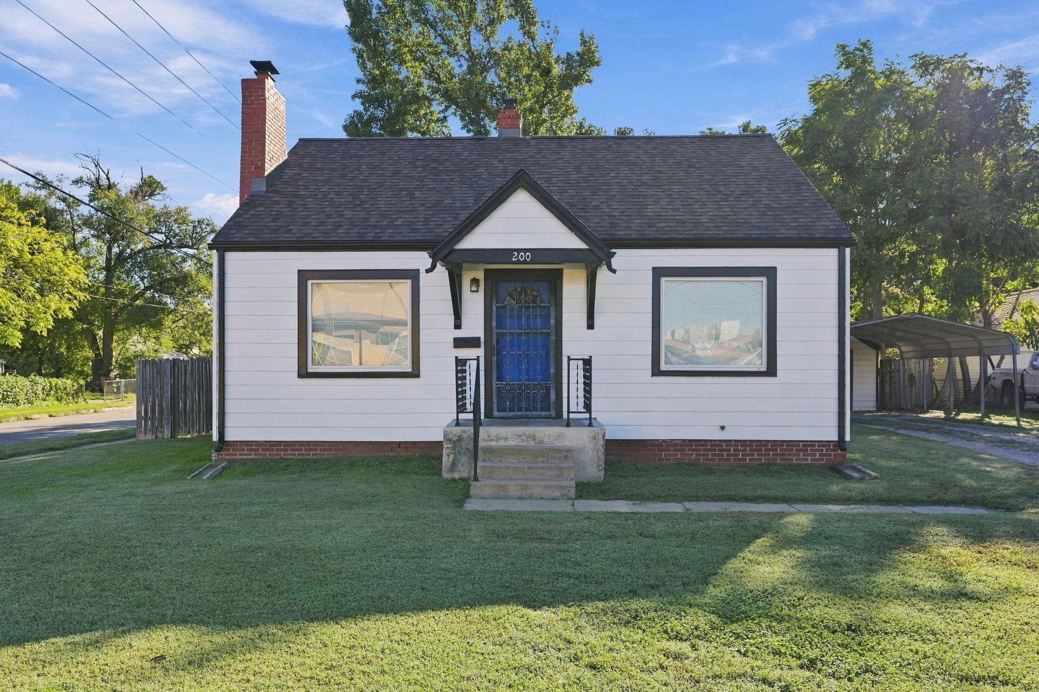 200 S Sheridan Ave Property Photo 1