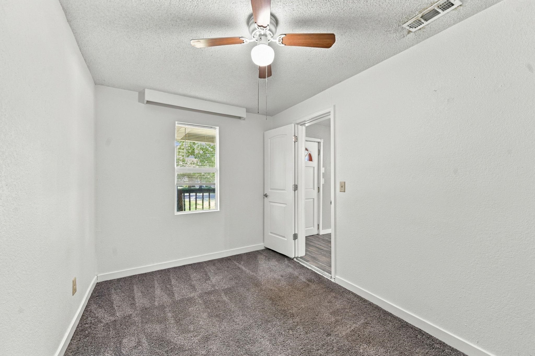 218 N Poplar Property Photo 9