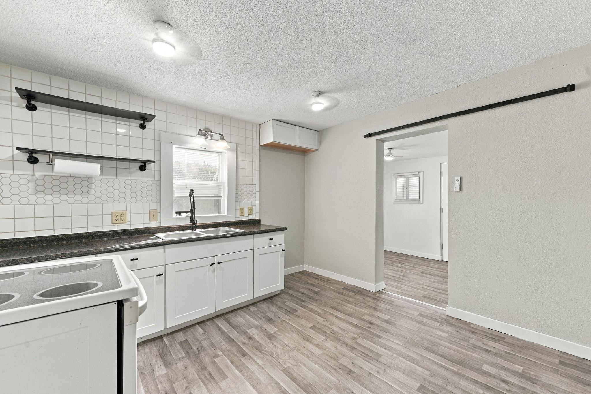 218 N Poplar Property Photo 10