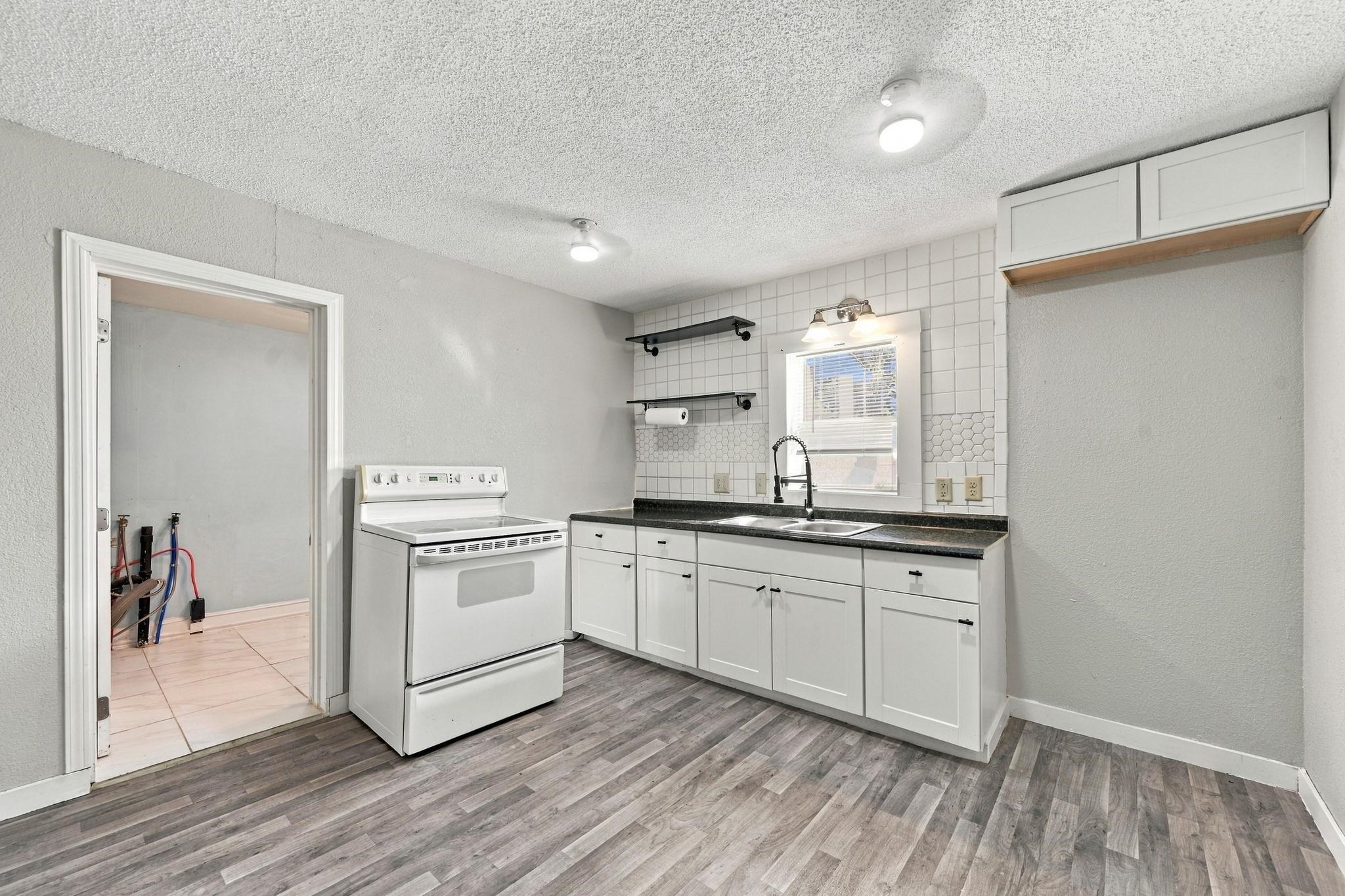 218 N Poplar Property Photo 11