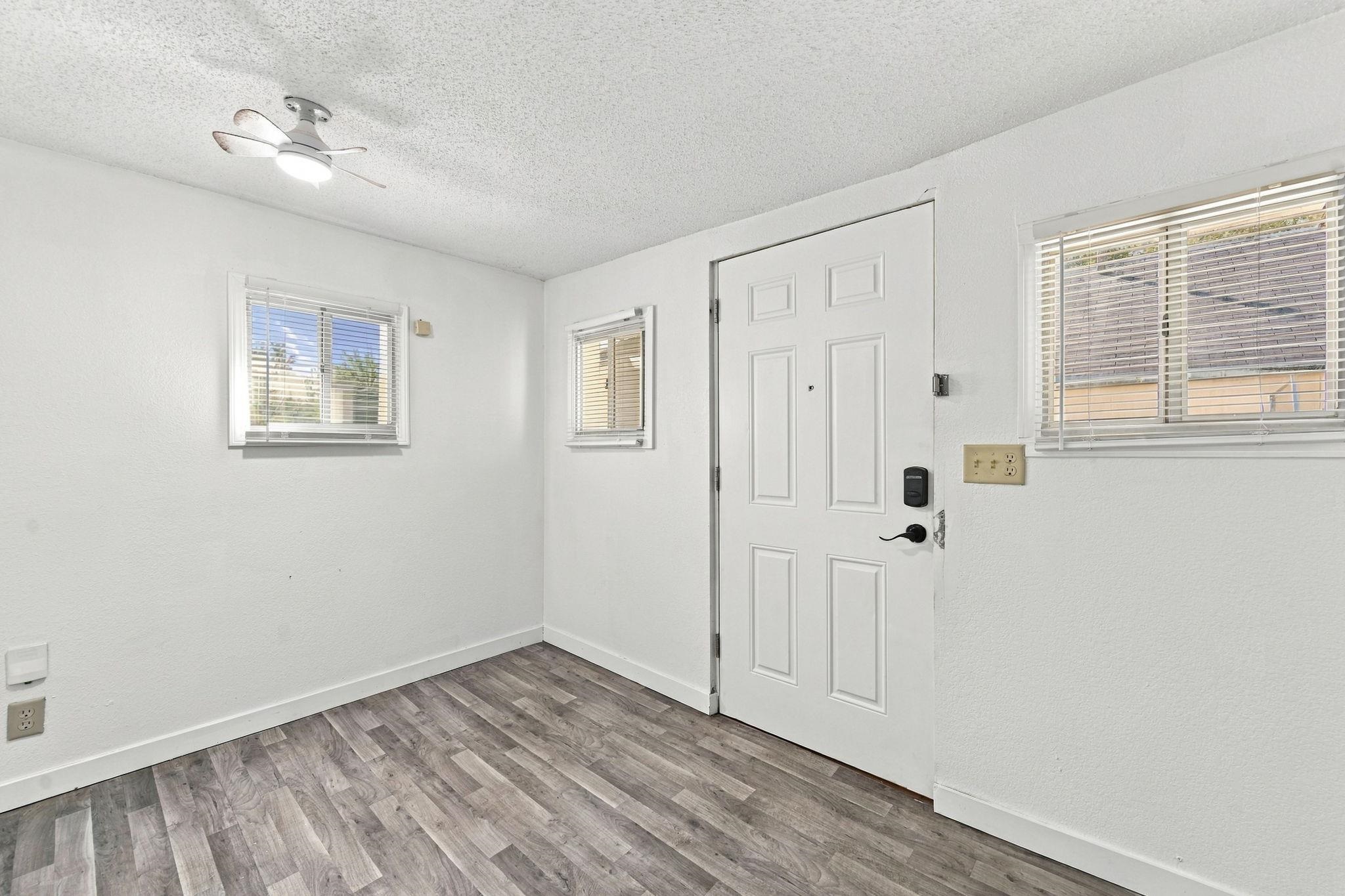 218 N Poplar Property Photo 14