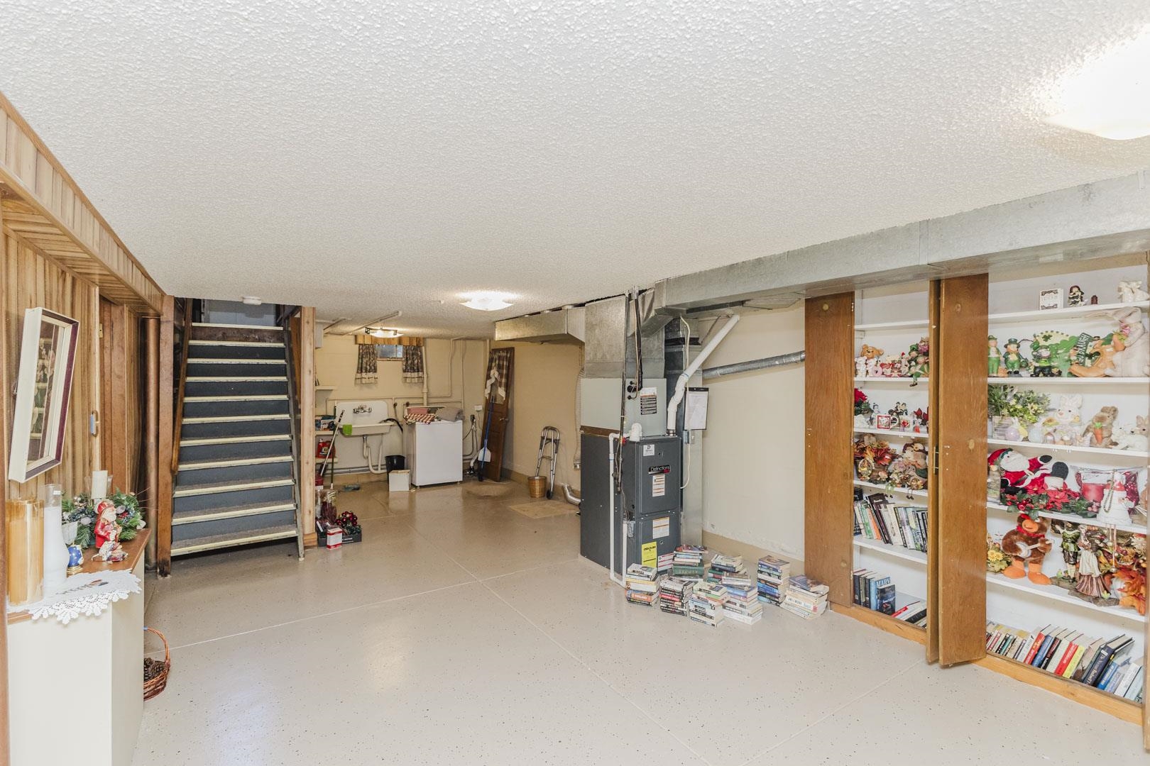 615 E 4th St. Property Photo 29