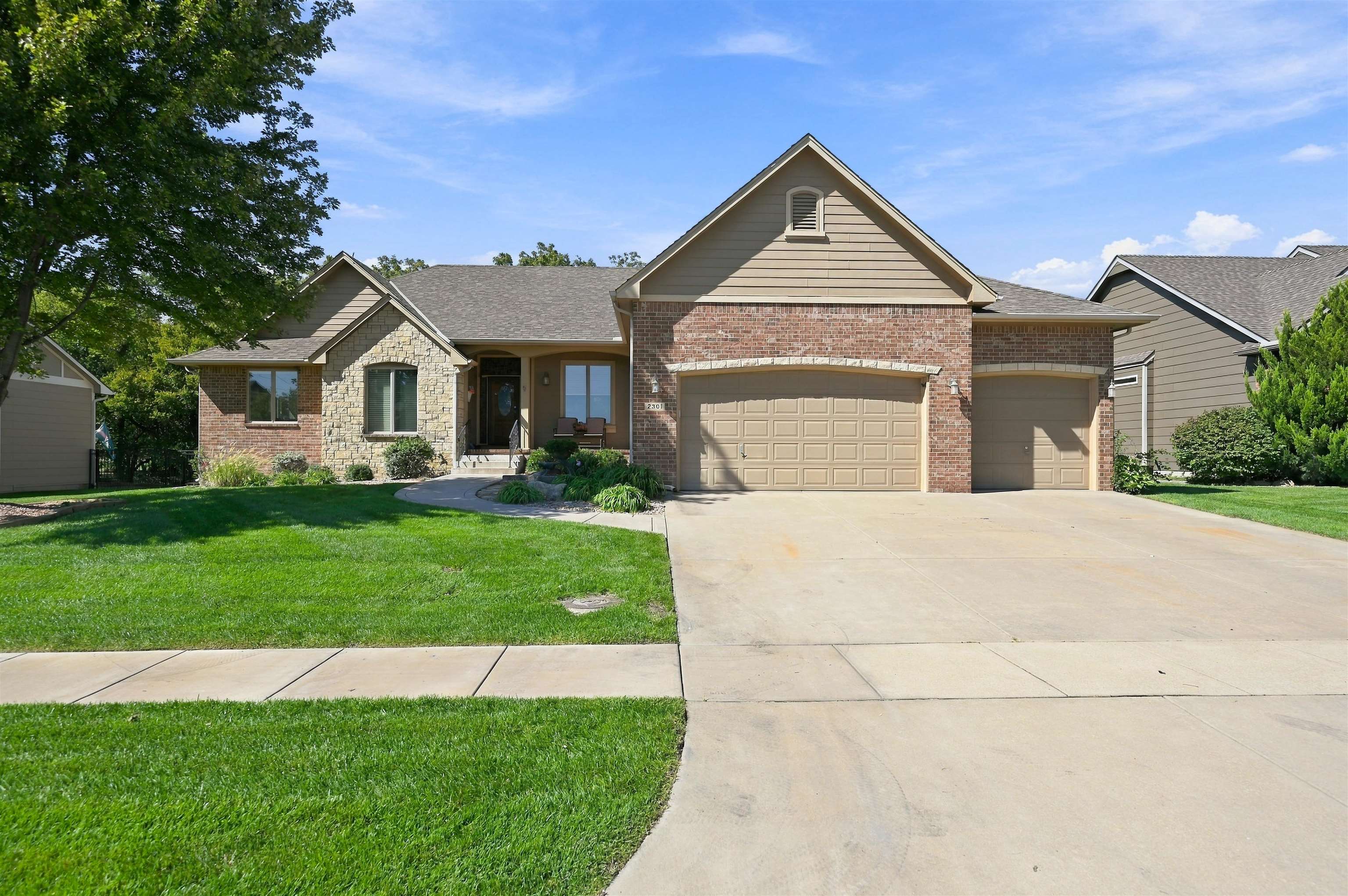 2301 N Rough Creek Rd Property Photo 1