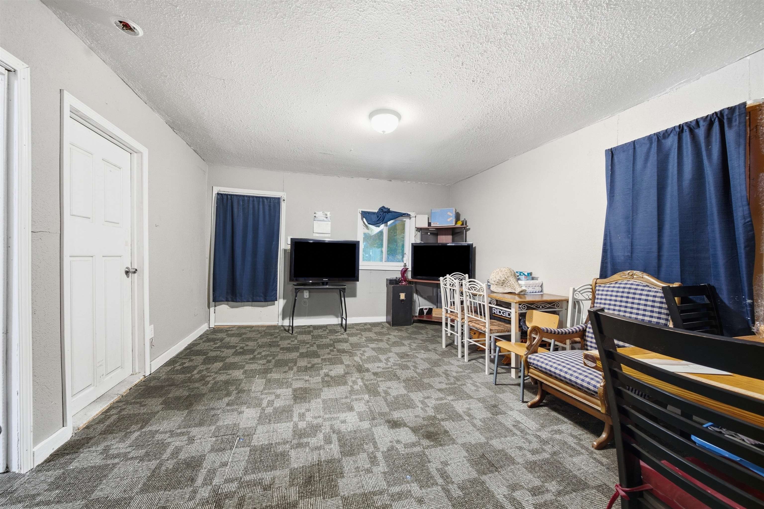 1626 N Piatt Property Photo 5