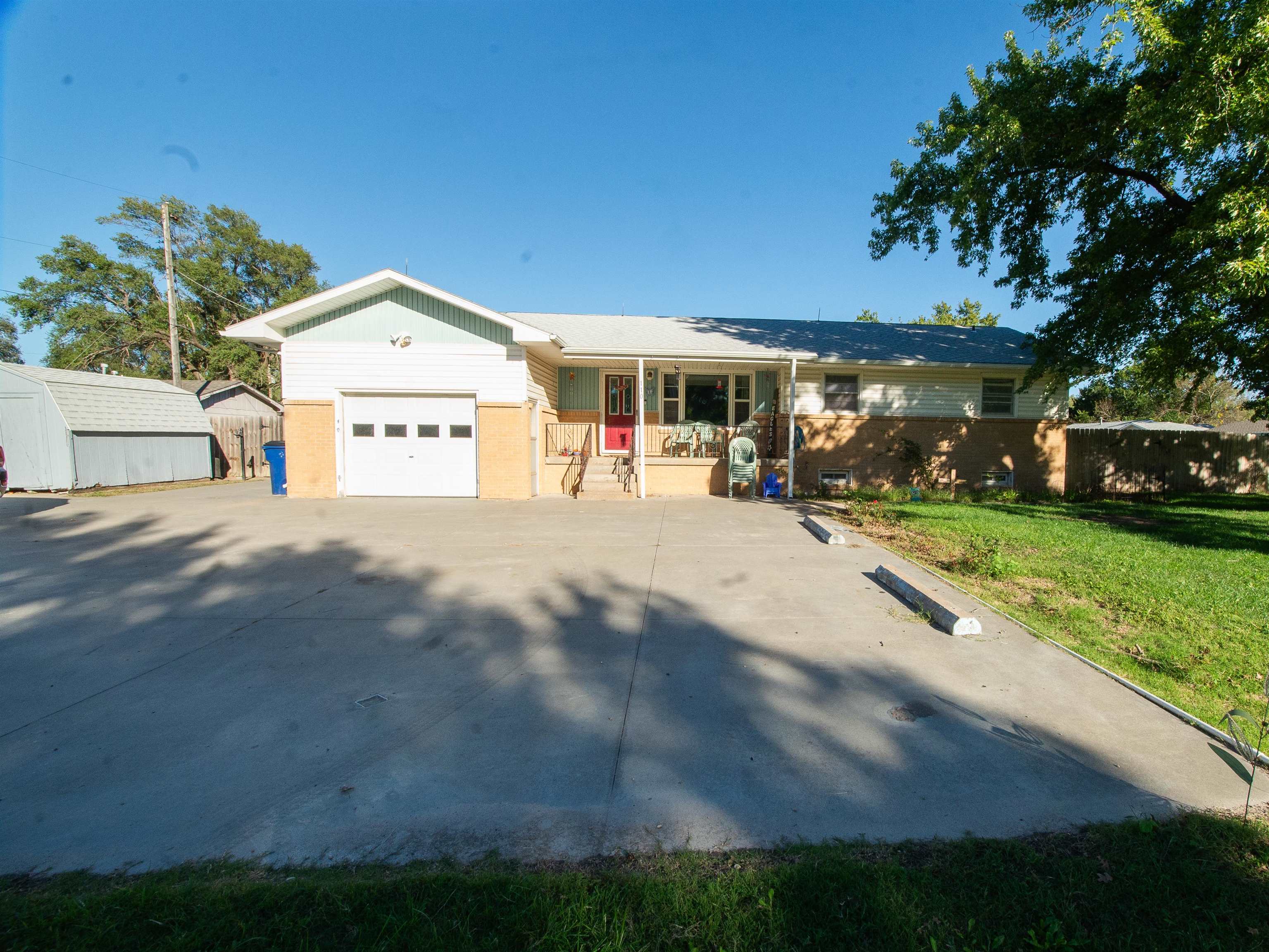 110 S Cedar Property Photo 1