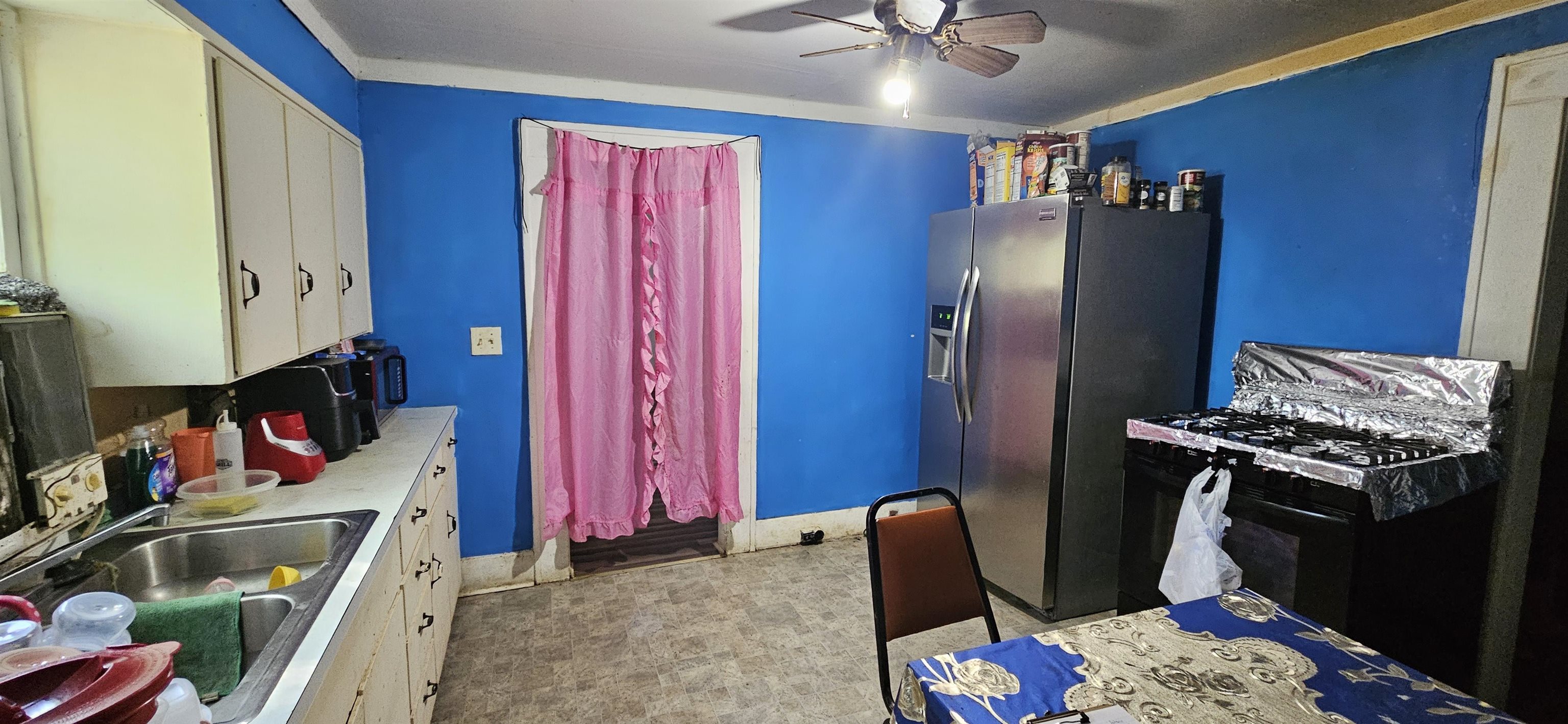 108 Iowa St Property Photo 4