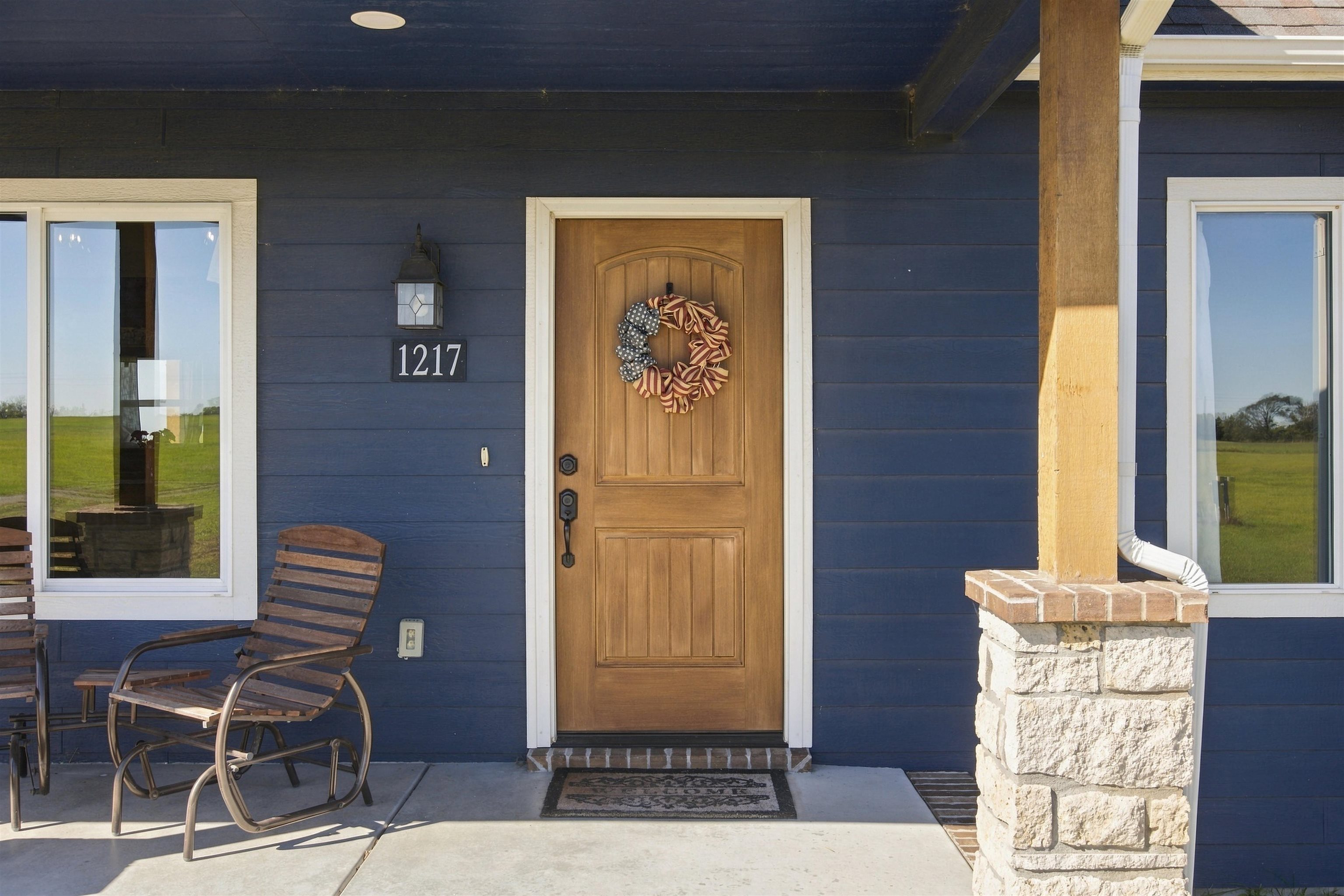 1217 N River Property Photo 5