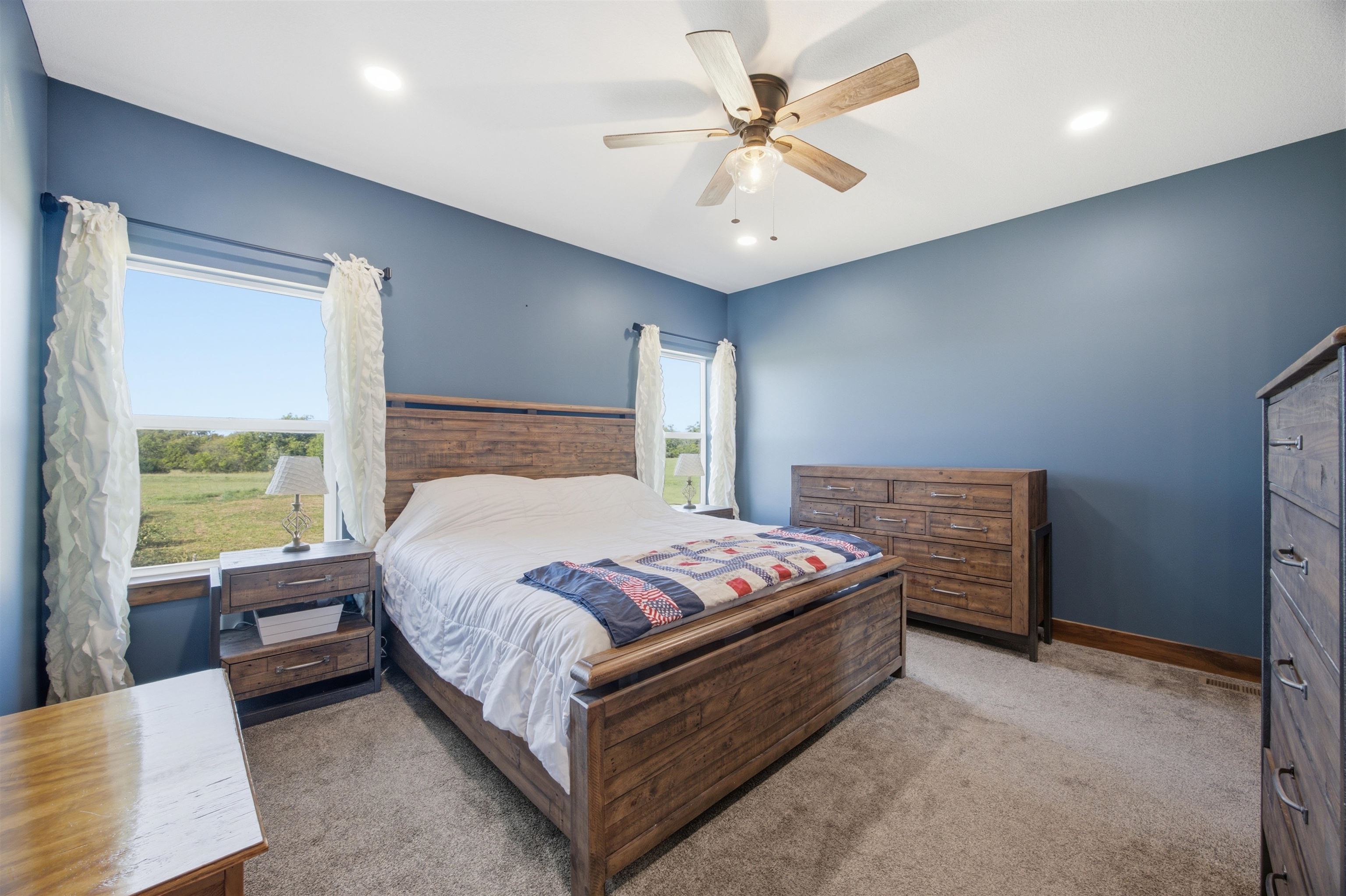 1217 N River Property Photo 17