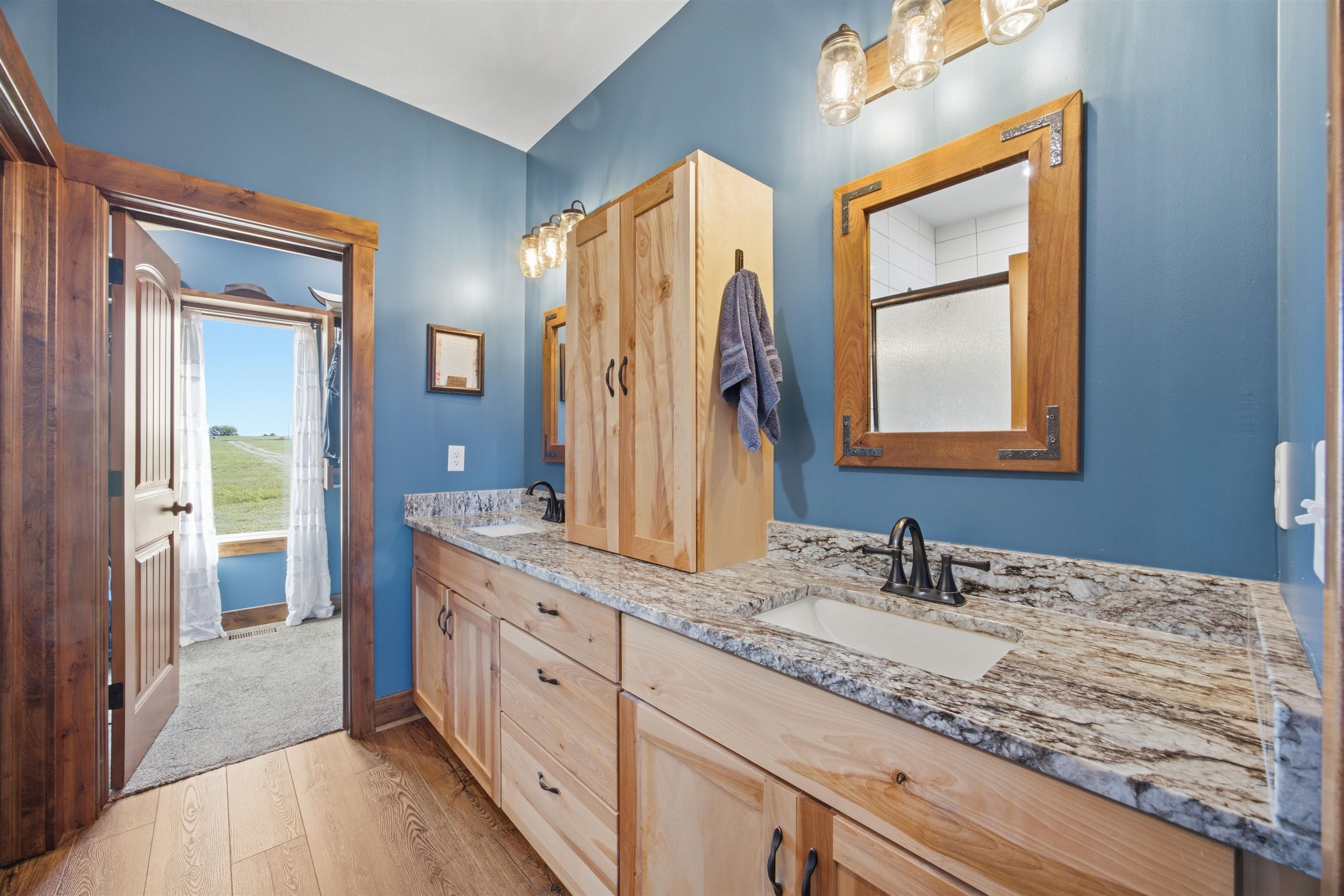 1217 N River Property Photo 19