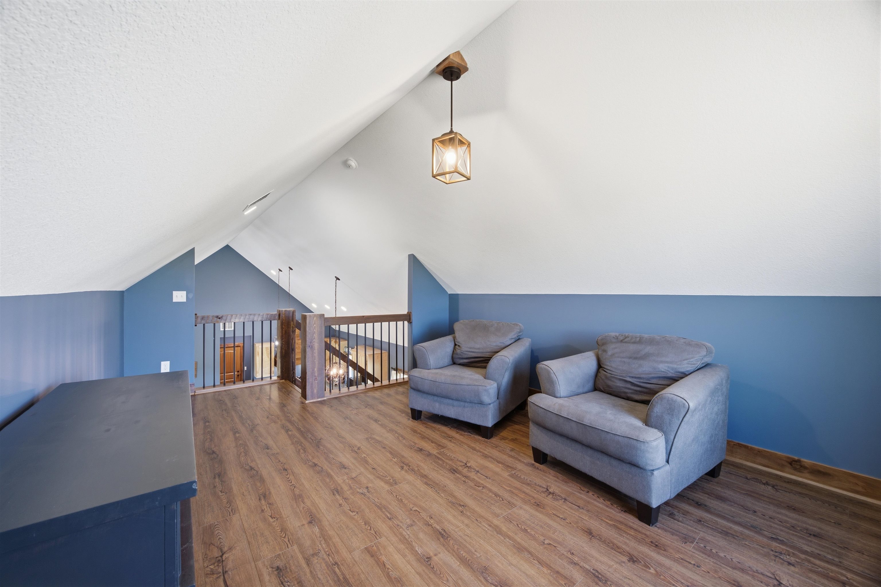 1217 N River Property Photo 24