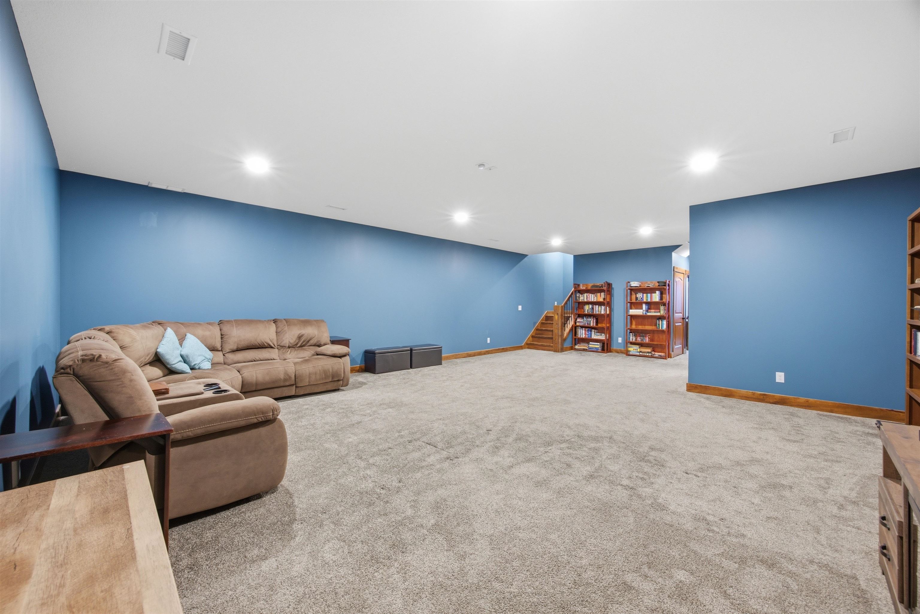 1217 N River Property Photo 27