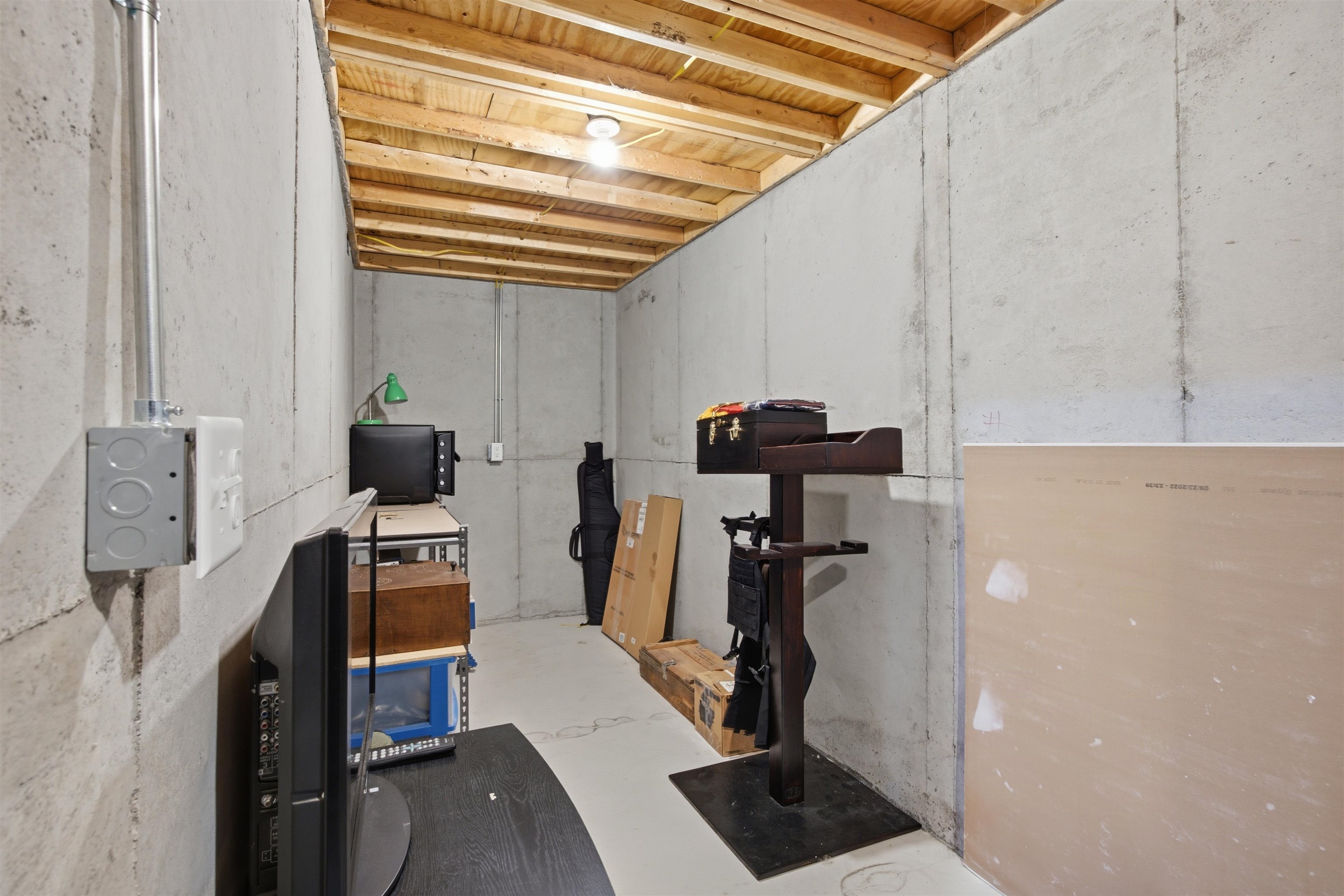 1217 N River Property Photo 32