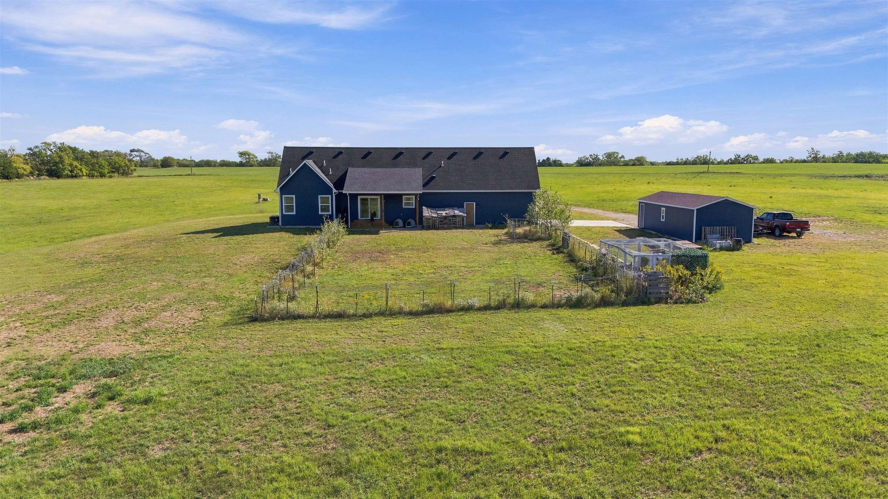 1217 N River Property Photo 34