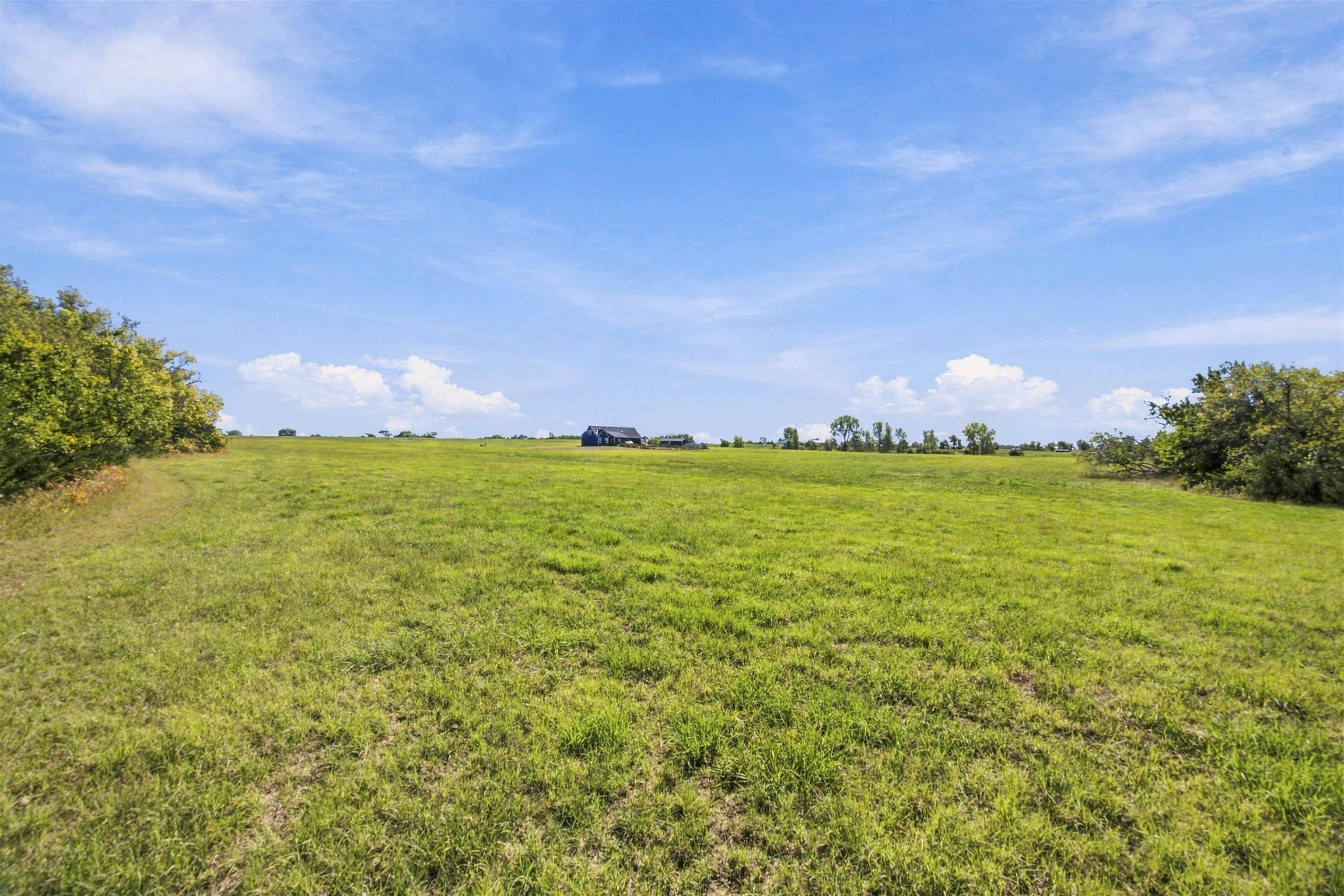1217 N River Property Photo 36
