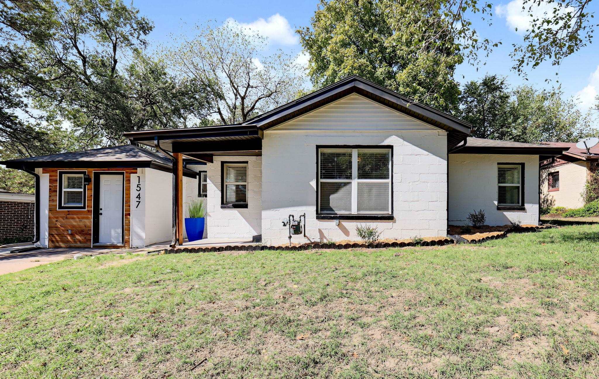 1547 N Gentry Dr Property Photo 1