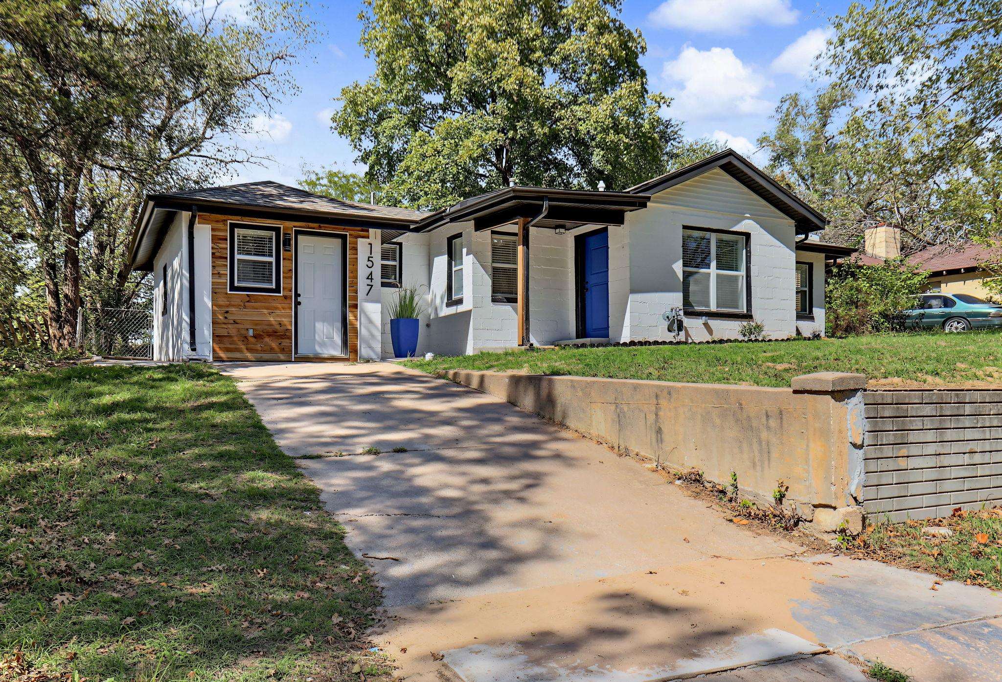 1547 N Gentry Dr Property Photo 4
