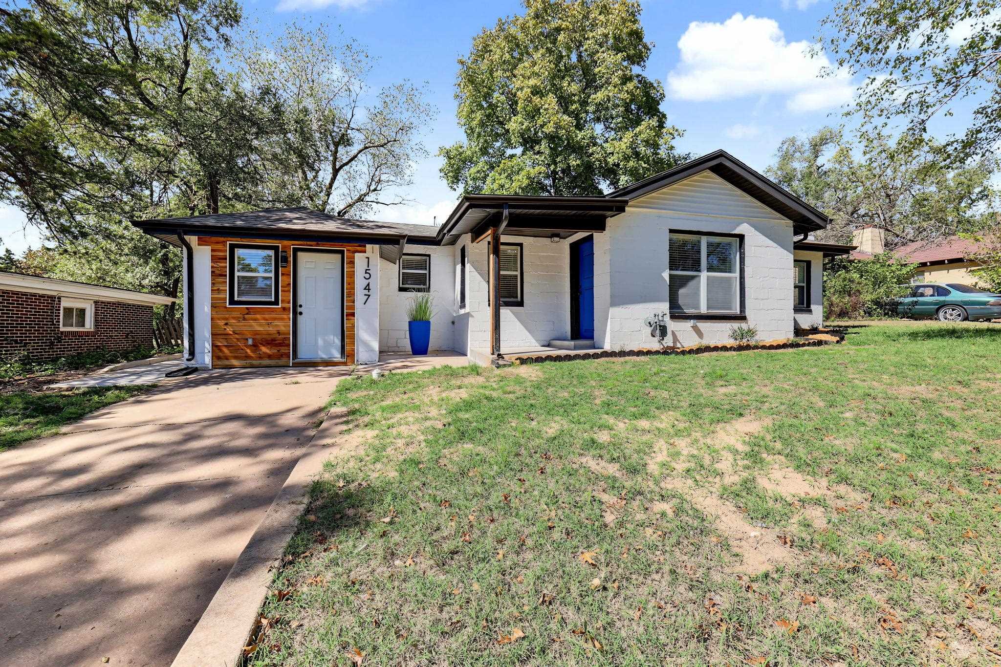 1547 N Gentry Dr Property Photo 5