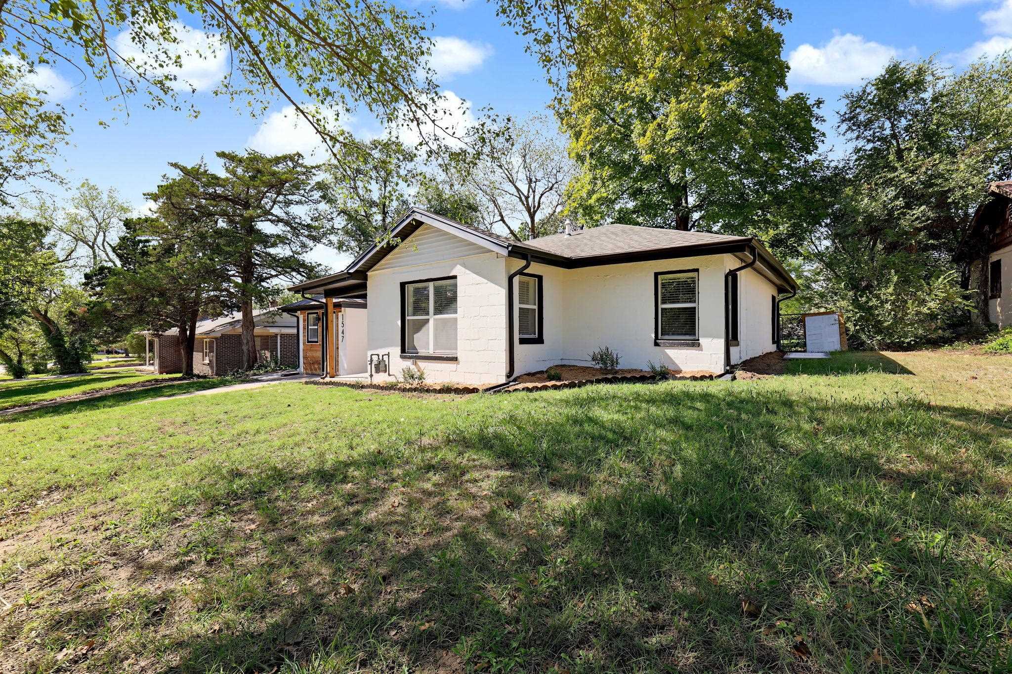 1547 N Gentry Dr Property Photo 6