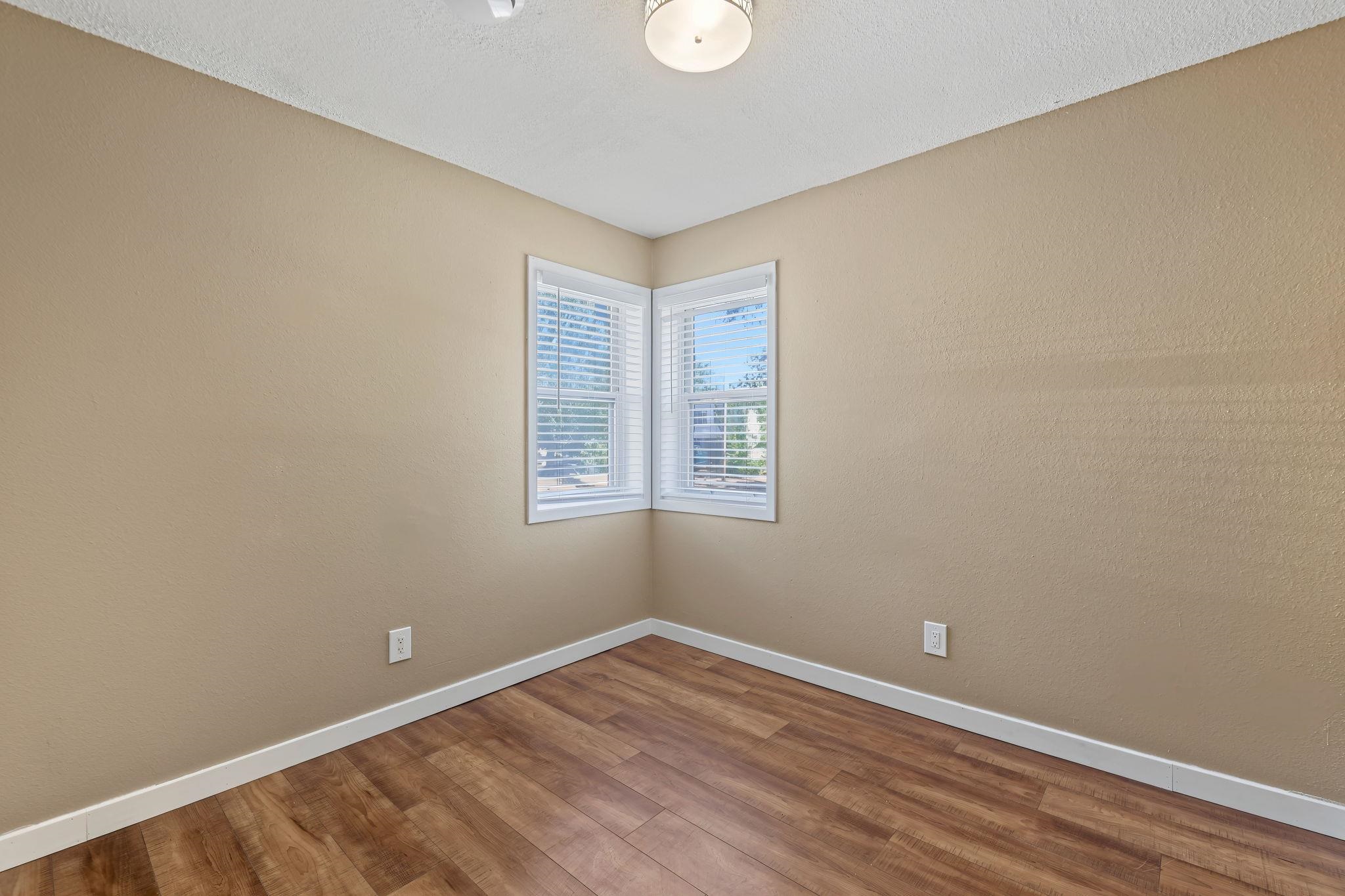 1547 N Gentry Dr Property Photo 21