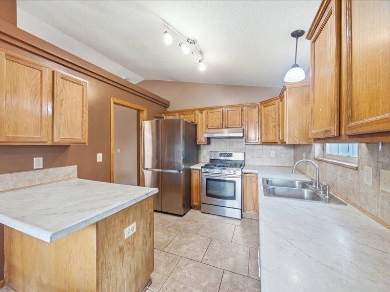 1319 E Spring Cir Property Photo 3