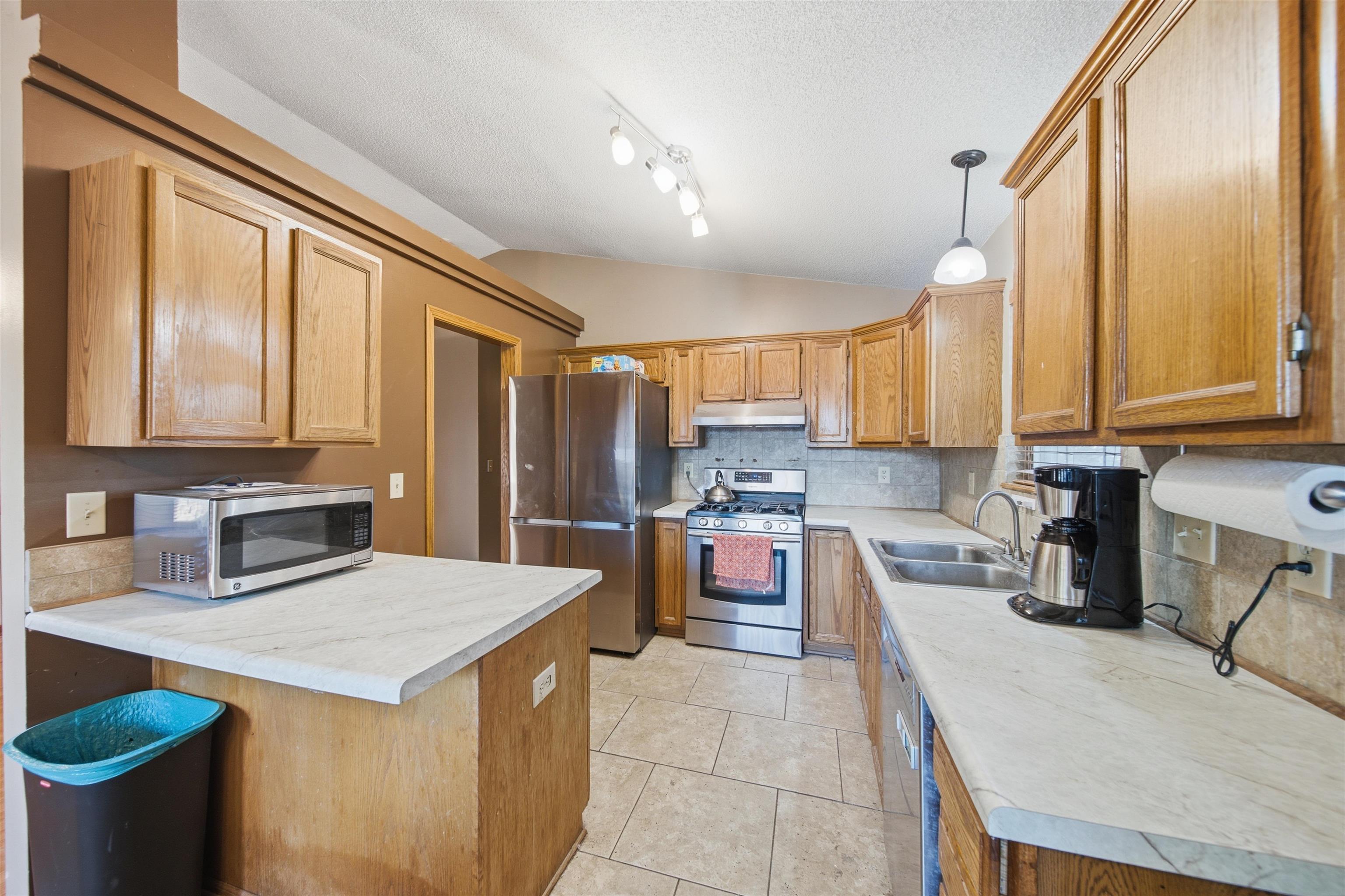 1319 E Spring Cir Property Photo 4