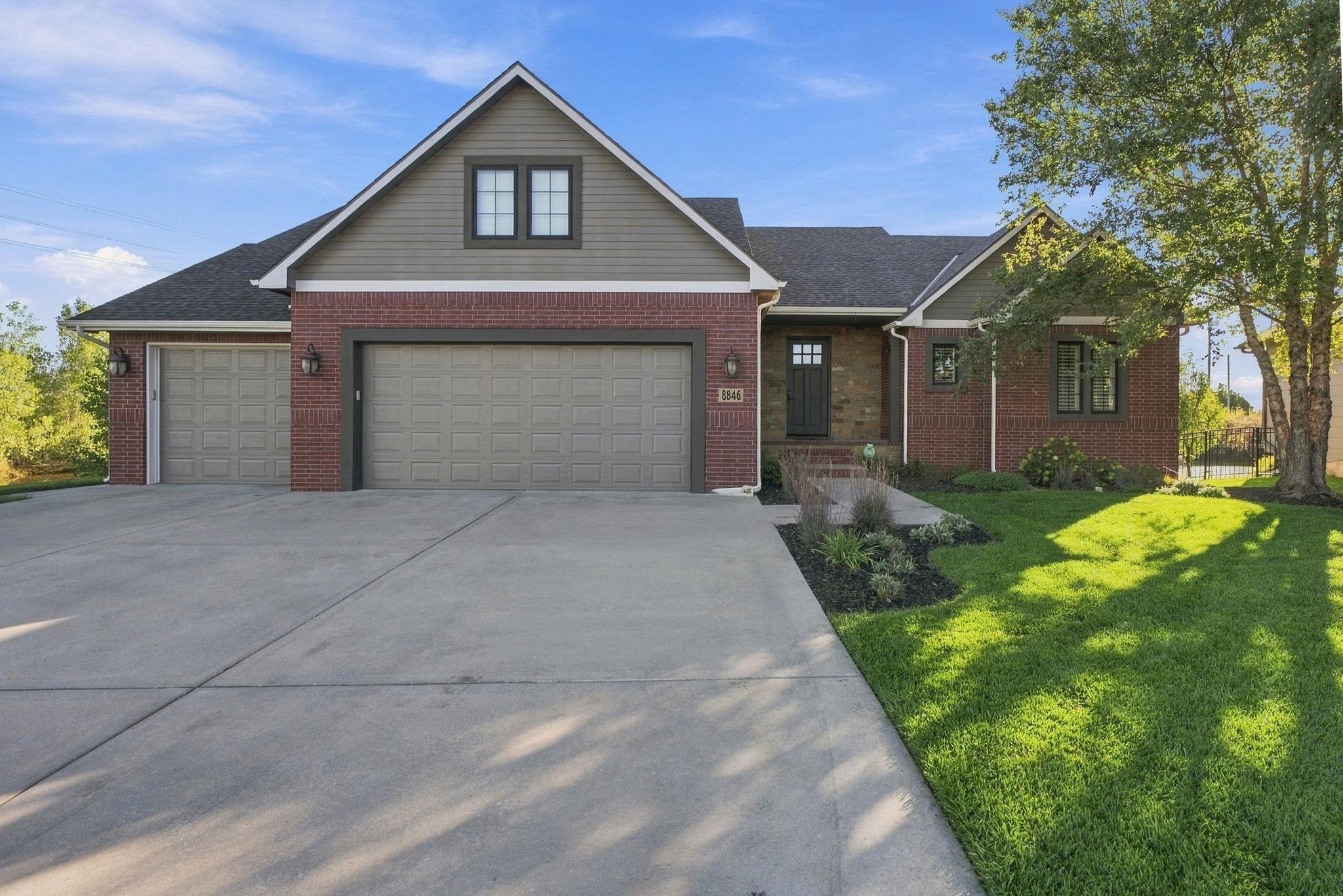 8846 W Westlakes Court Property Photo 1
