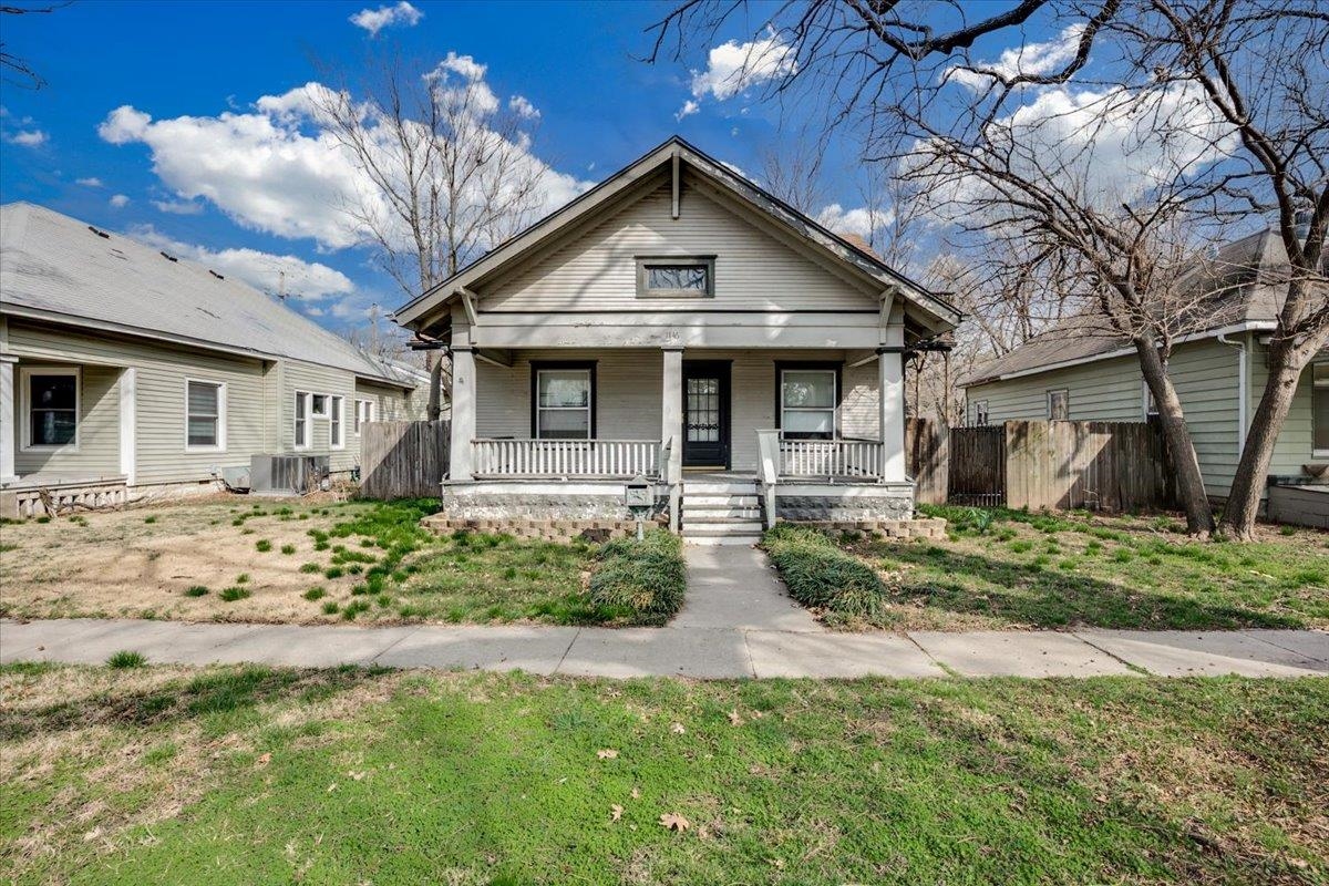 1146 N Jefferson St Property Photo 1