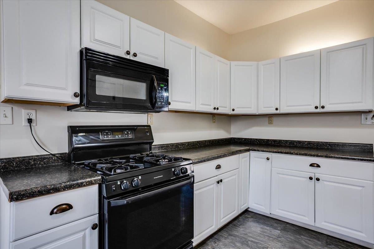 1146 N Jefferson St Property Photo 16