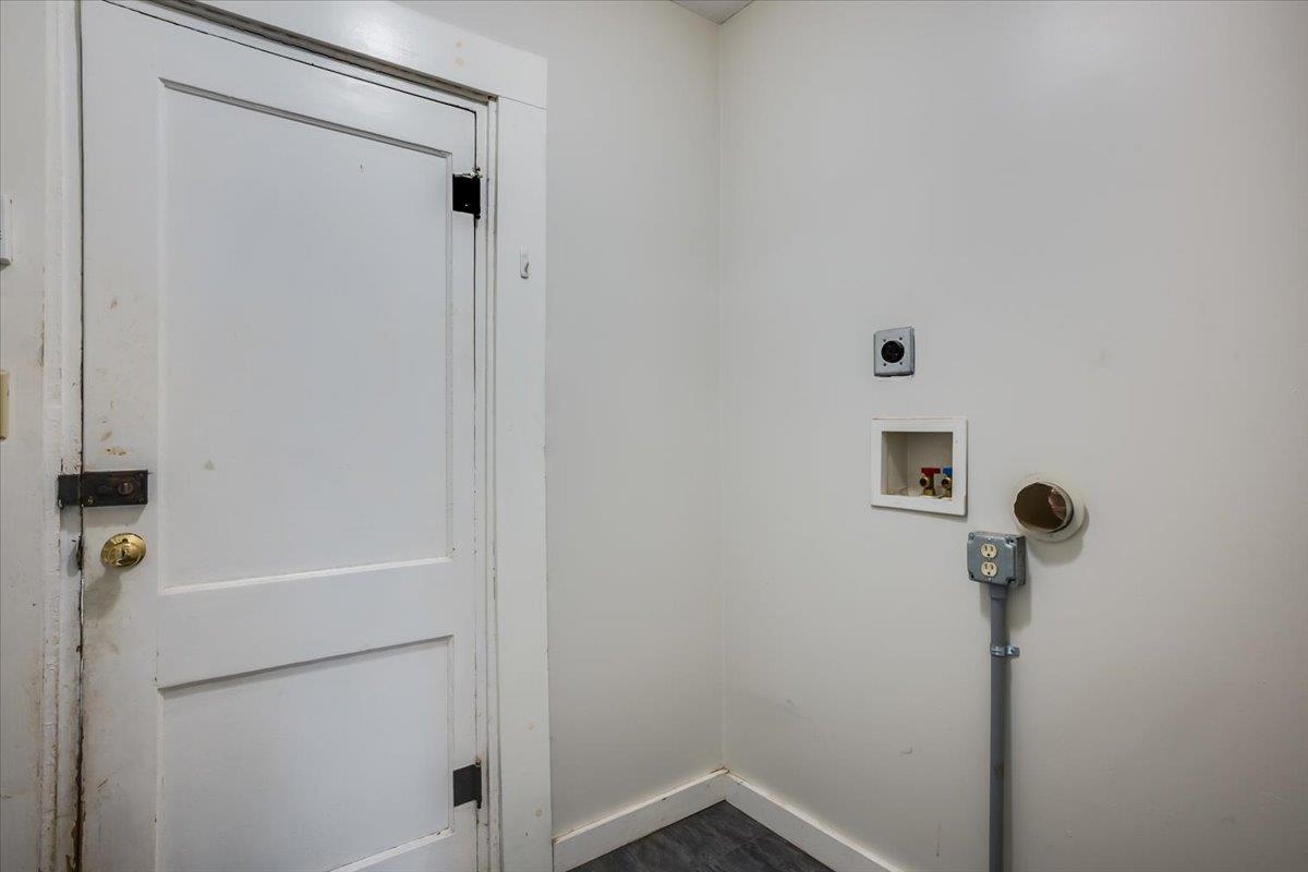 1146 N Jefferson St Property Photo 18