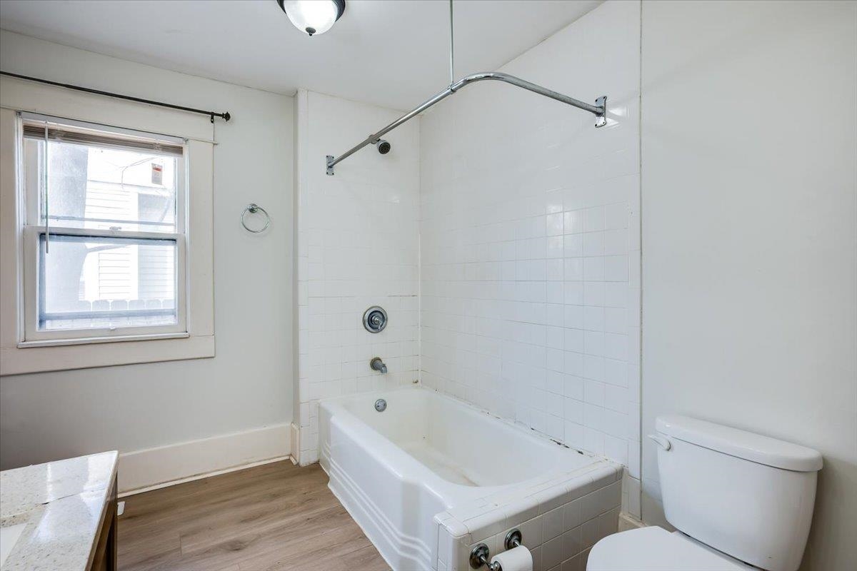 1146 N Jefferson St Property Photo 23