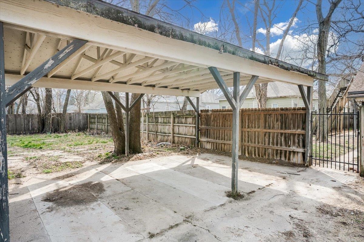 1146 N Jefferson St Property Photo 27
