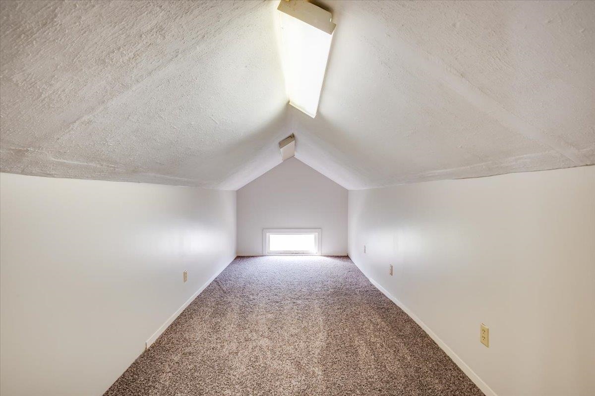1146 N Jefferson St Property Photo 33
