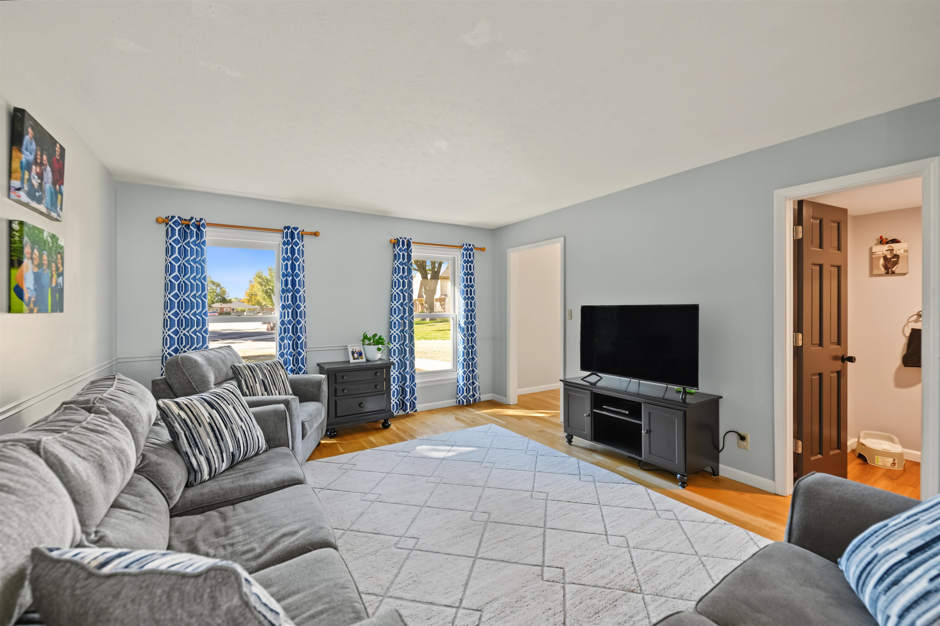 2111 Melrose Ln Property Photo 5