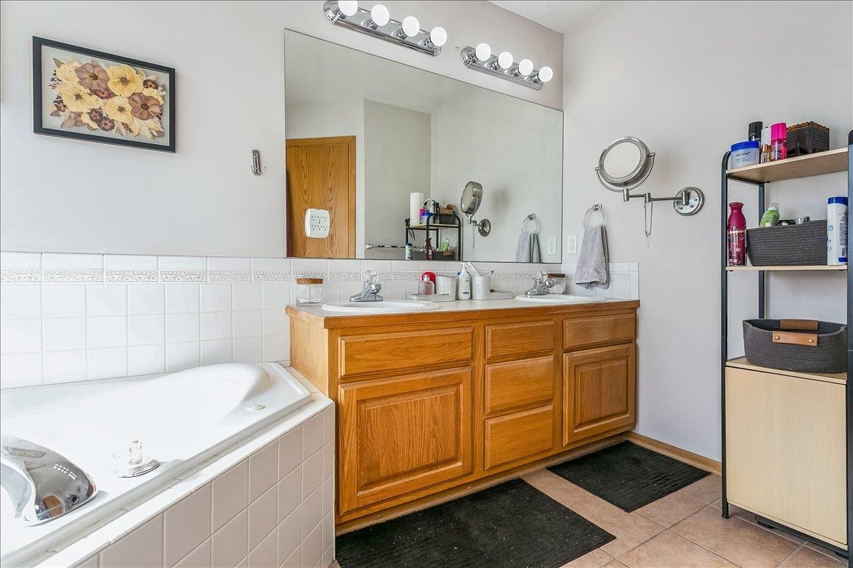 1325 Prairie View Rd Property Photo 16