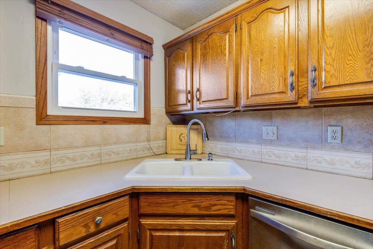 11544 W 1st Ct N Property Photo 9