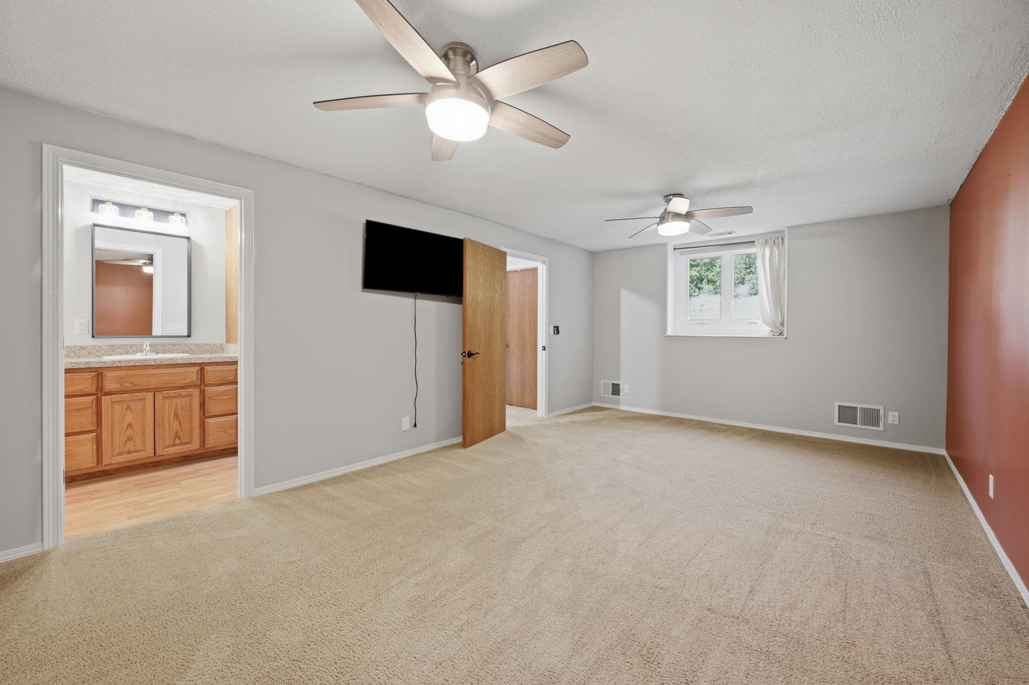 1618 W Elm Property Photo 32