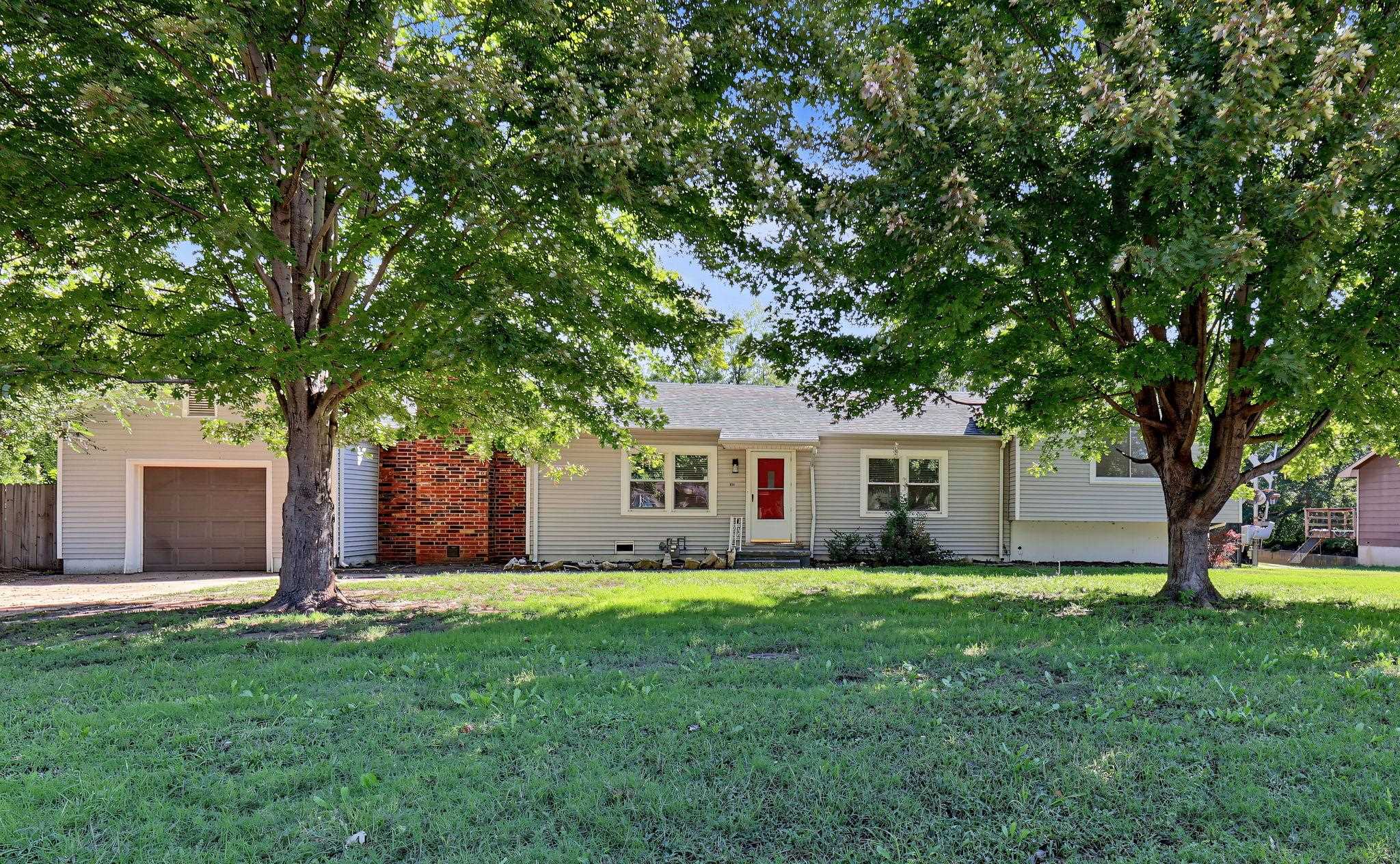 276 S Van Arsdale Ave Property Photo 1