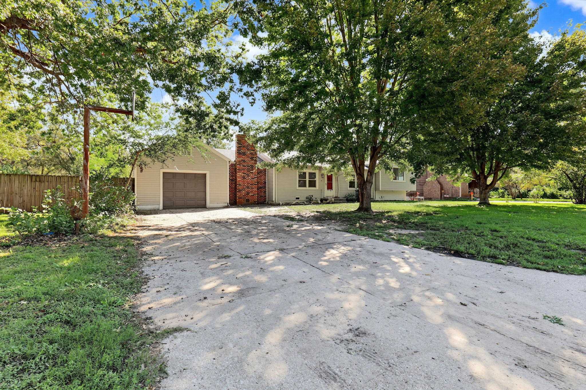 276 S Van Arsdale Ave Property Photo 2