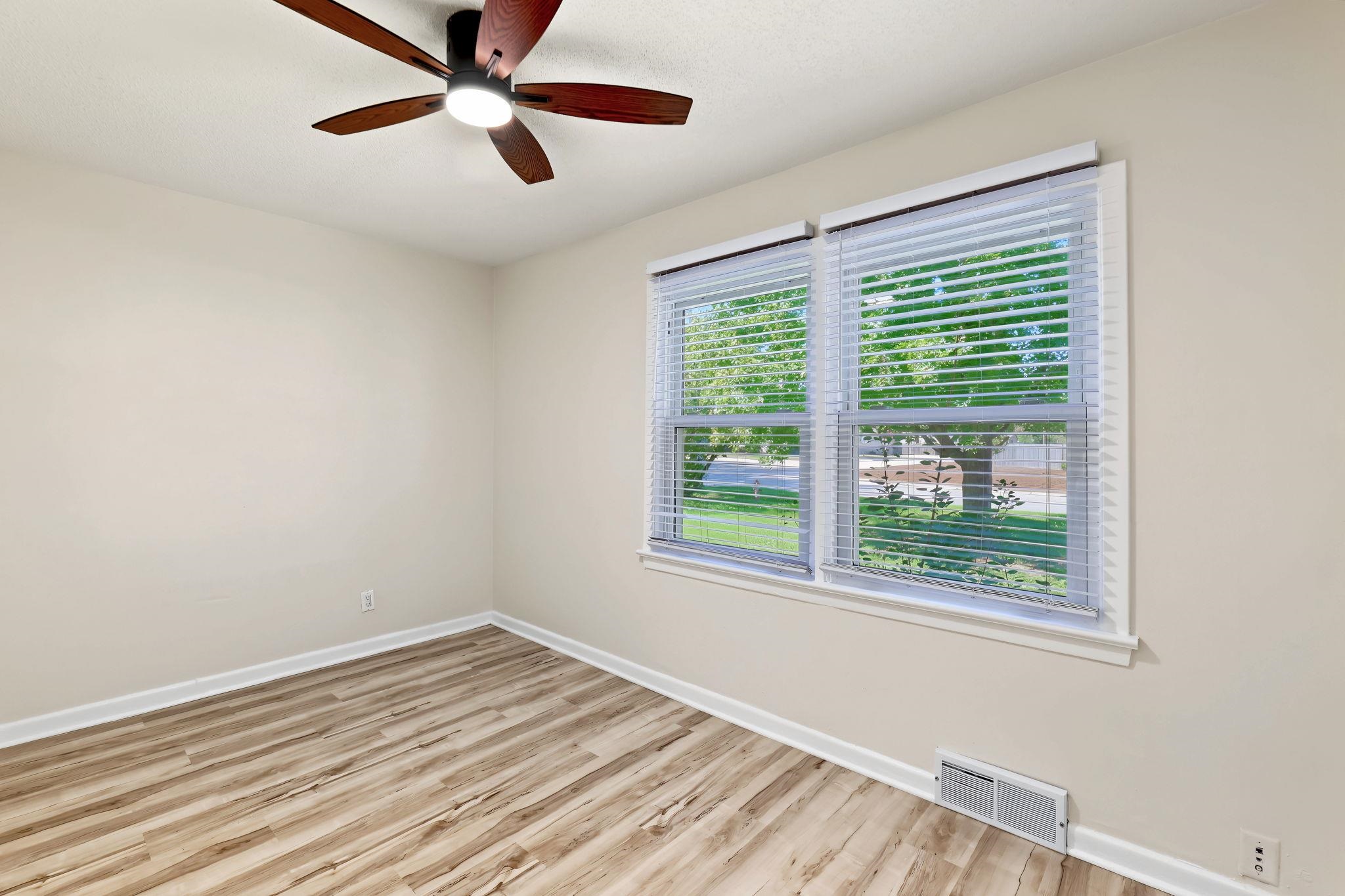 276 S Van Arsdale Ave Property Photo 19