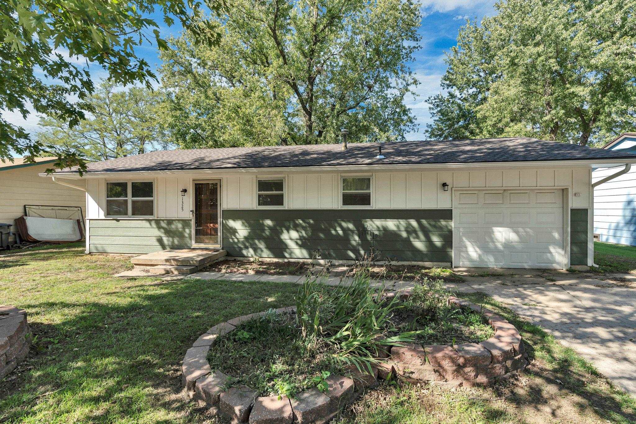 1325 N Anna Property Photo 4