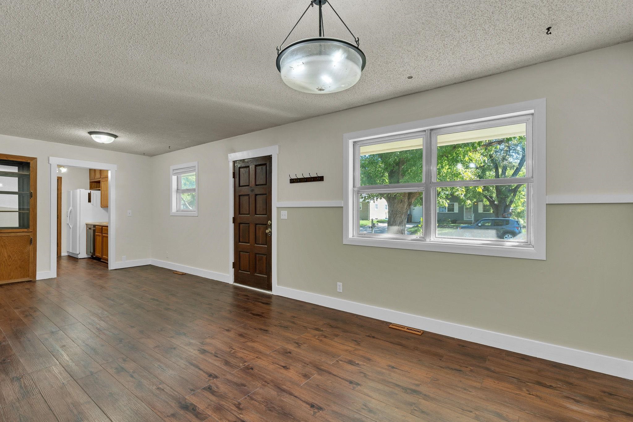 1325 N Anna Property Photo 8